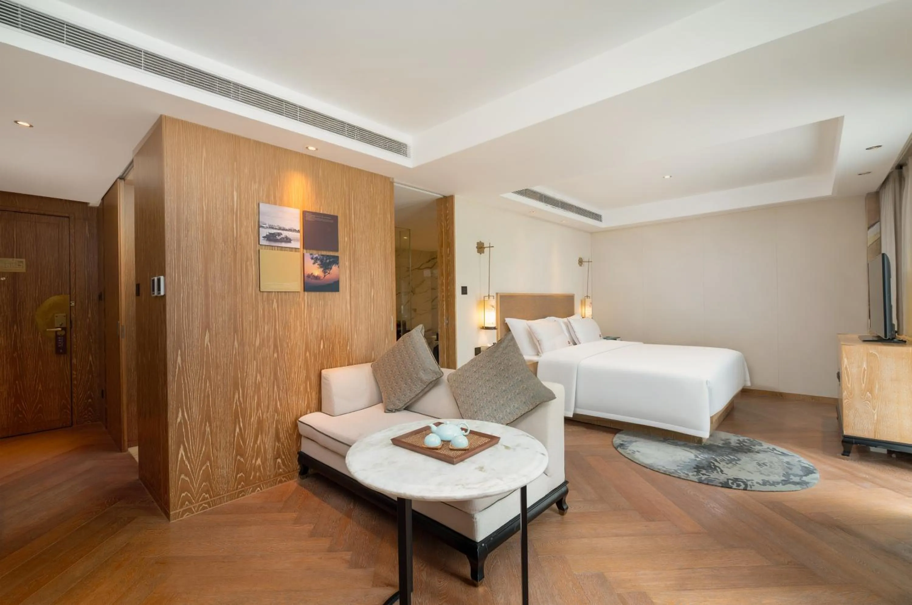 Bed in LN Hotel Five