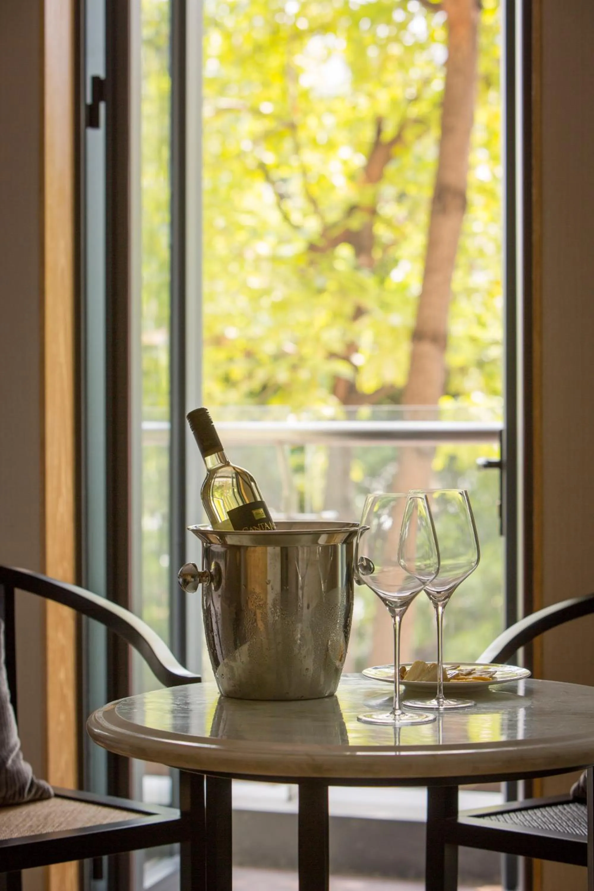 Coffee/tea facilities in LN Hotel Five