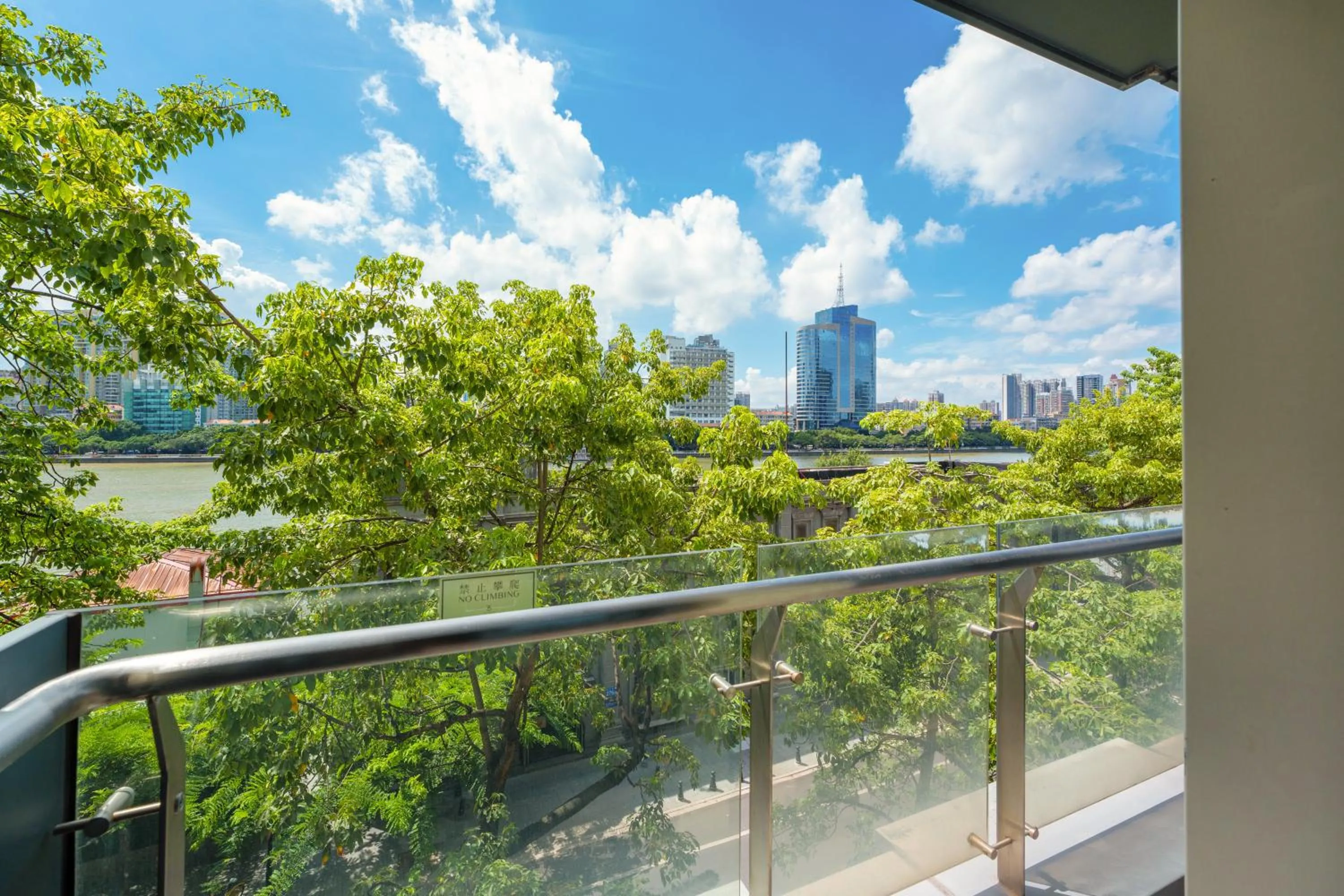 Day in LN Hotel Five