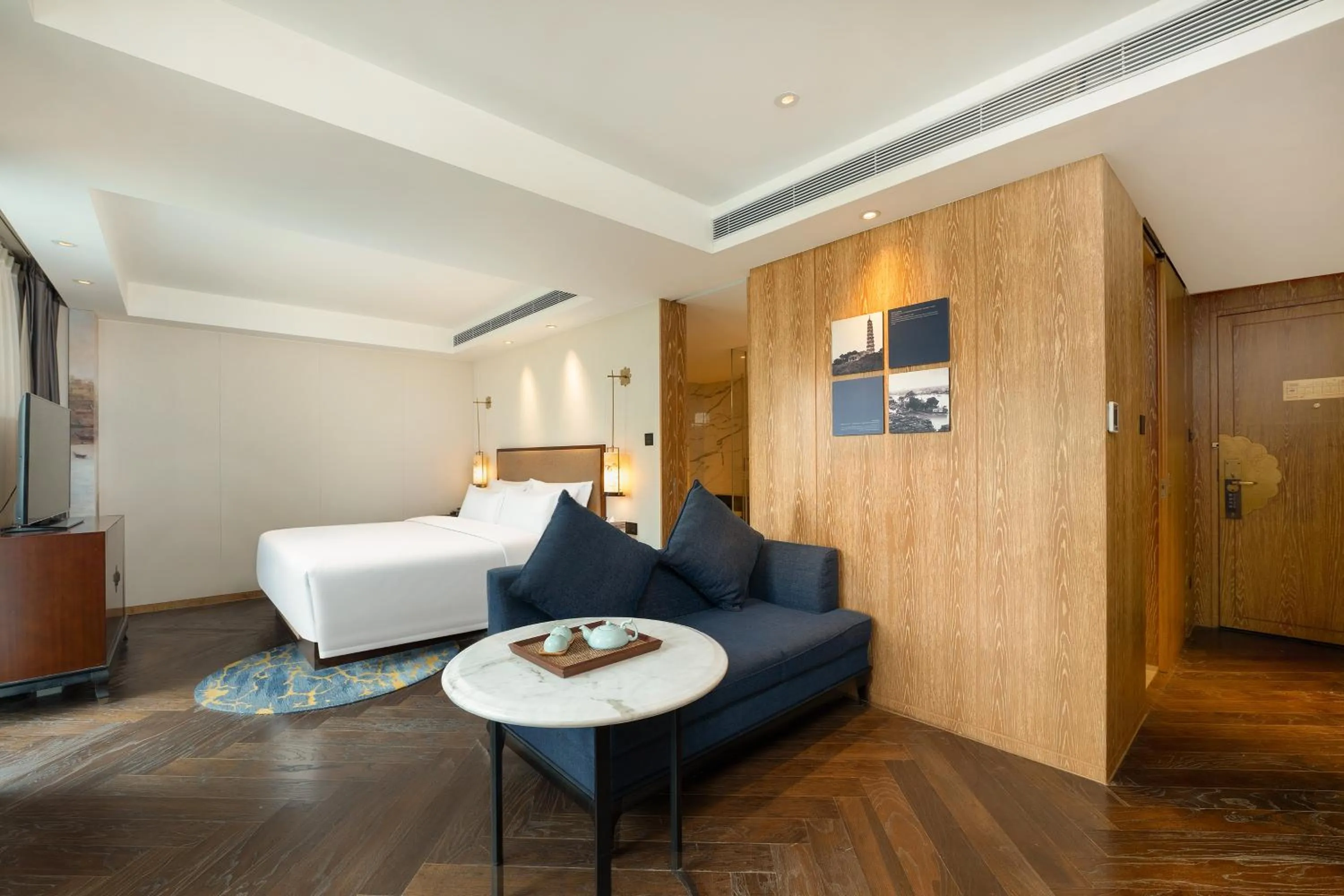 Bed in LN Hotel Five