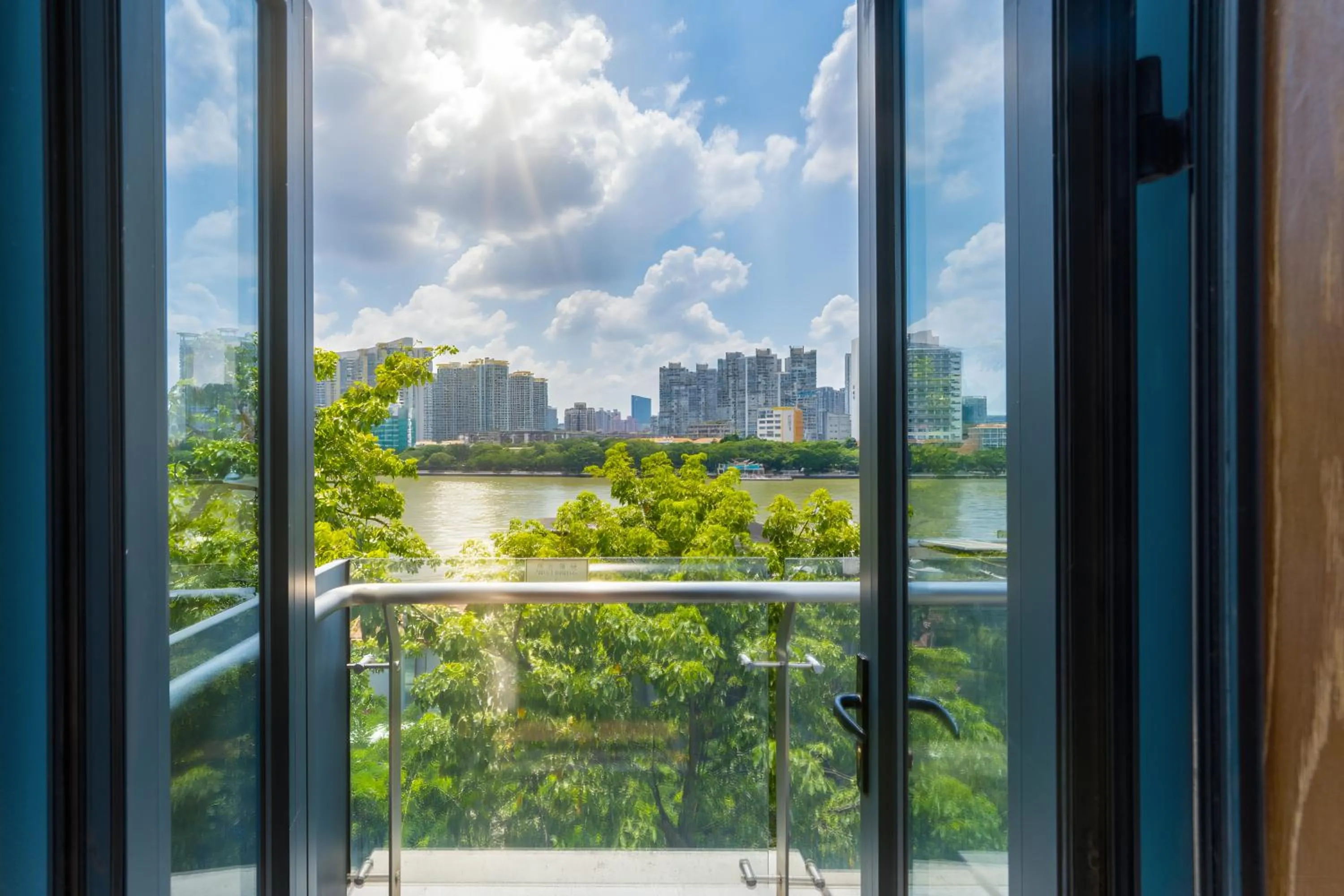 Day in LN Hotel Five