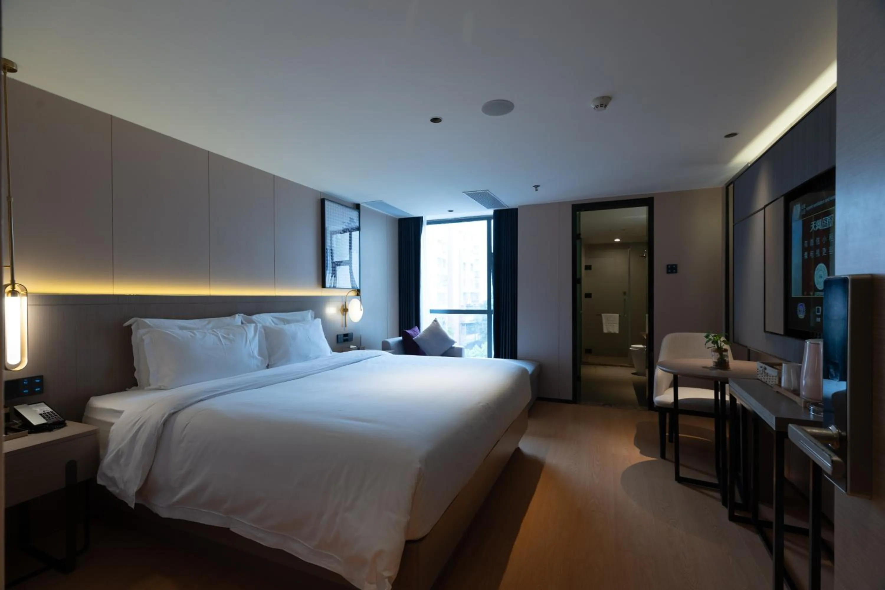 Economy Double Room in Lavande International Hotel Guangzhou TaiKoo Hui Square Shipaiqiao Metro Station Branch - Free Shuttle Bus to Canton Fair Complex During Canton Fair Period
