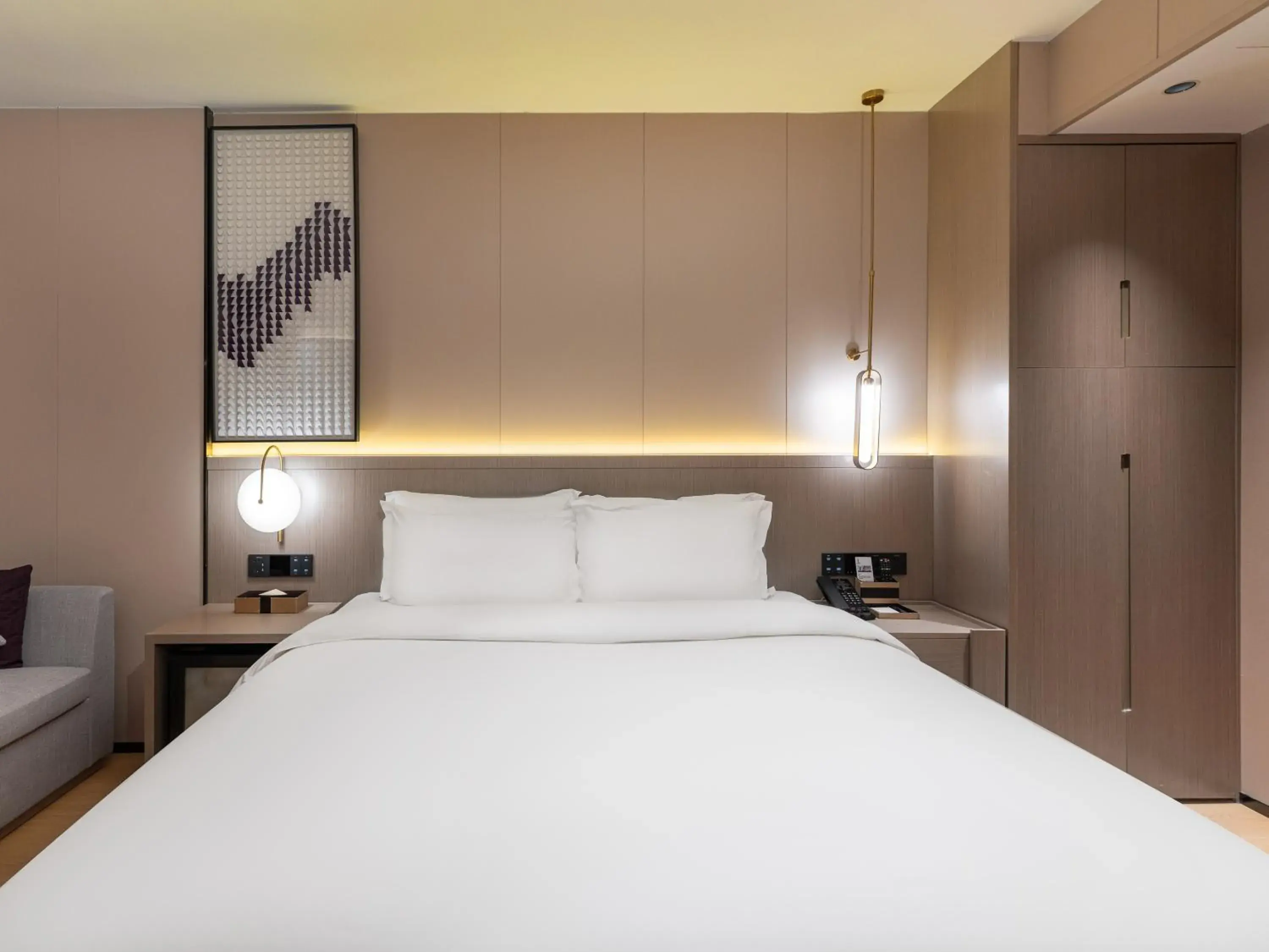 Superior Double Room in Lavande International Hotel Guangzhou TaiKoo Hui Square Shipaiqiao Metro Station Branch - Free Shuttle Bus to Canton Fair Complex During Canton Fair Period Superior Double Room in Lavande International Hotel Guangzhou TaiKoo Hui Square Shipaiqiao Metro Station Branch - Free Shuttle Bus to Canton Fair Complex During Canton Fair Period