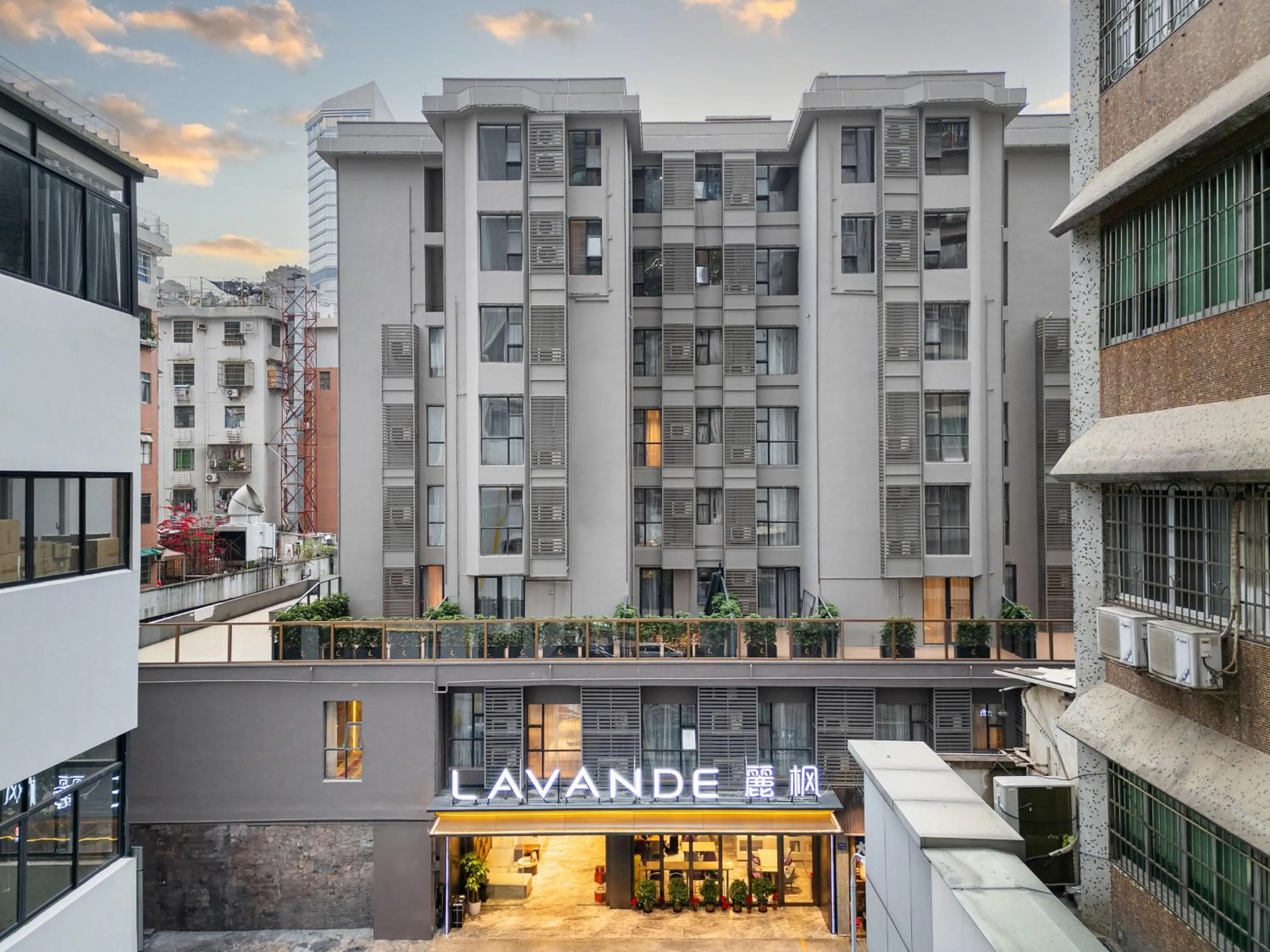 Lavande International Hotel Guangzhou TaiKoo Hui Square Shipaiqiao Metro Station Branch - Free Shuttle Bus to Canton Fair Complex During Canton Fair Period