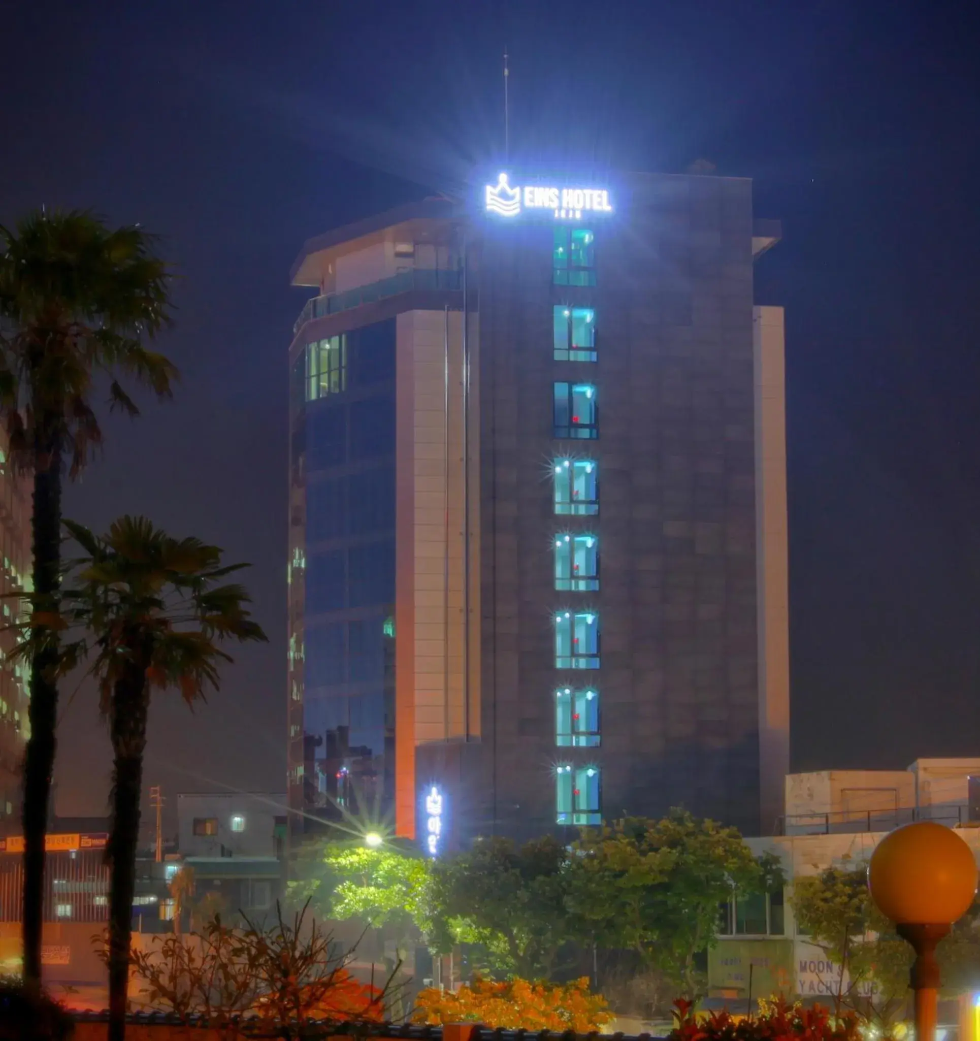 Facade/entrance in Eins Hotel Facade/entrance in Eins Hotel