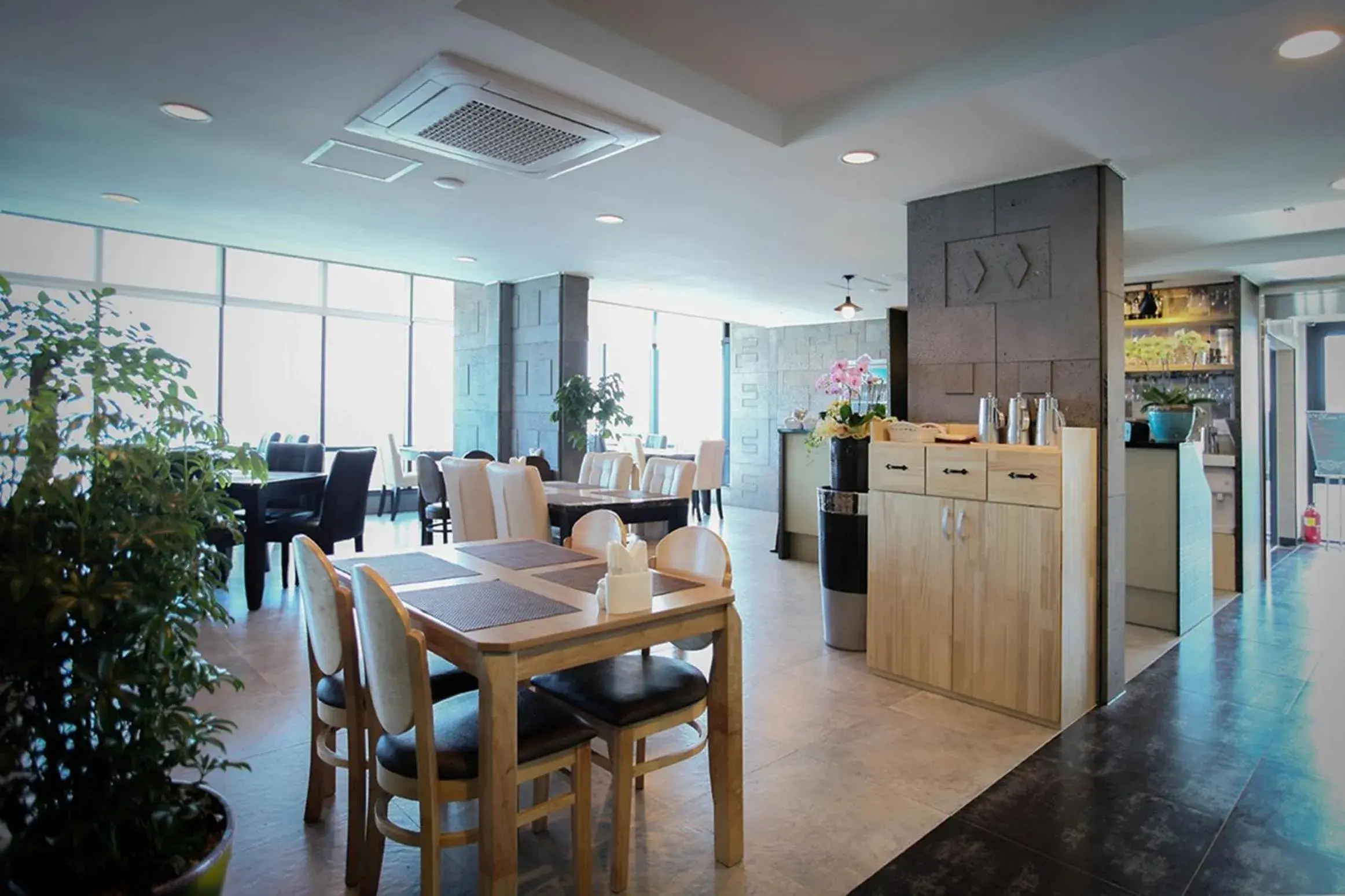 Restaurant/places to eat in Eins Hotel Restaurant/places to eat in Eins Hotel