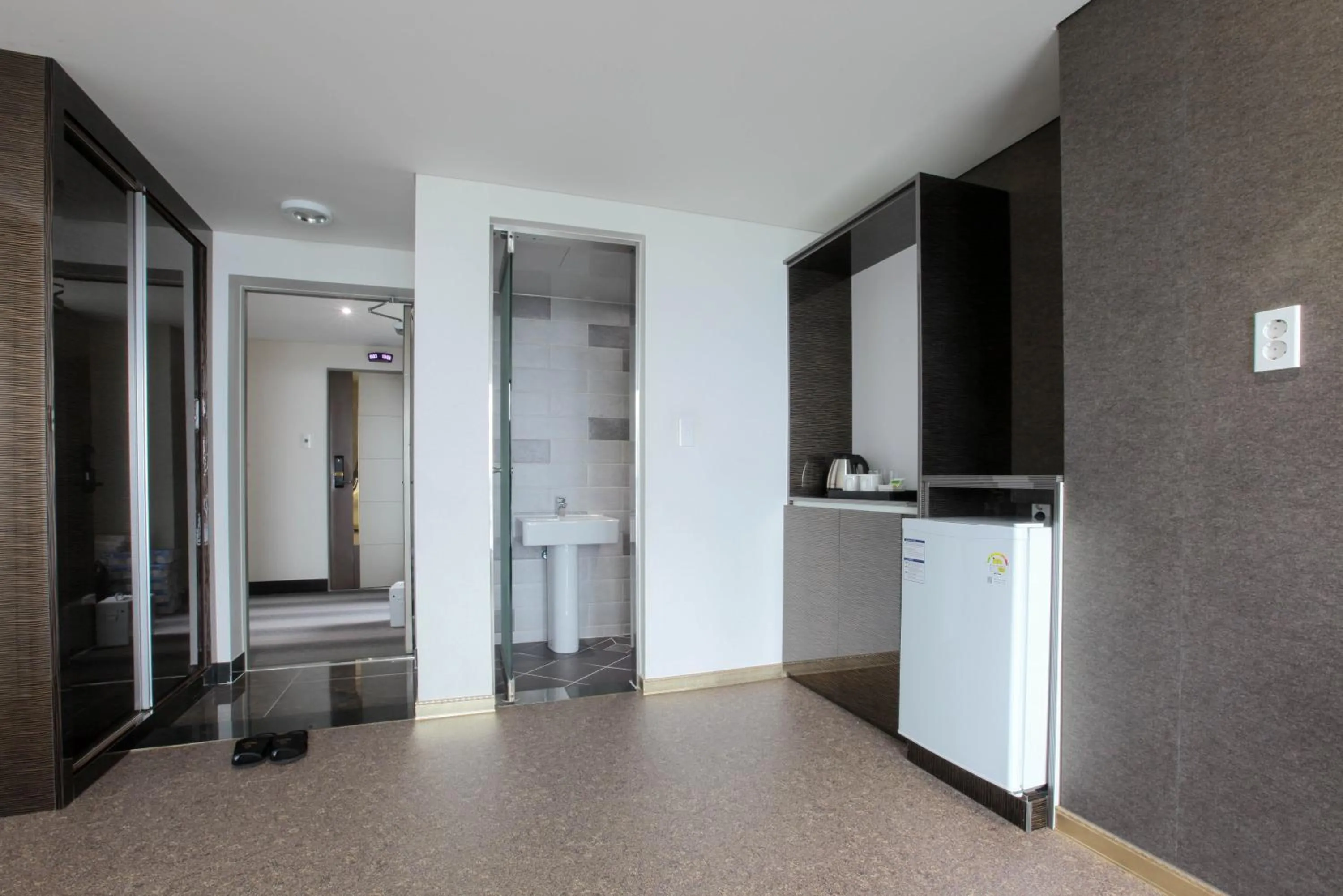 Coffee/tea facilities in Eins Hotel