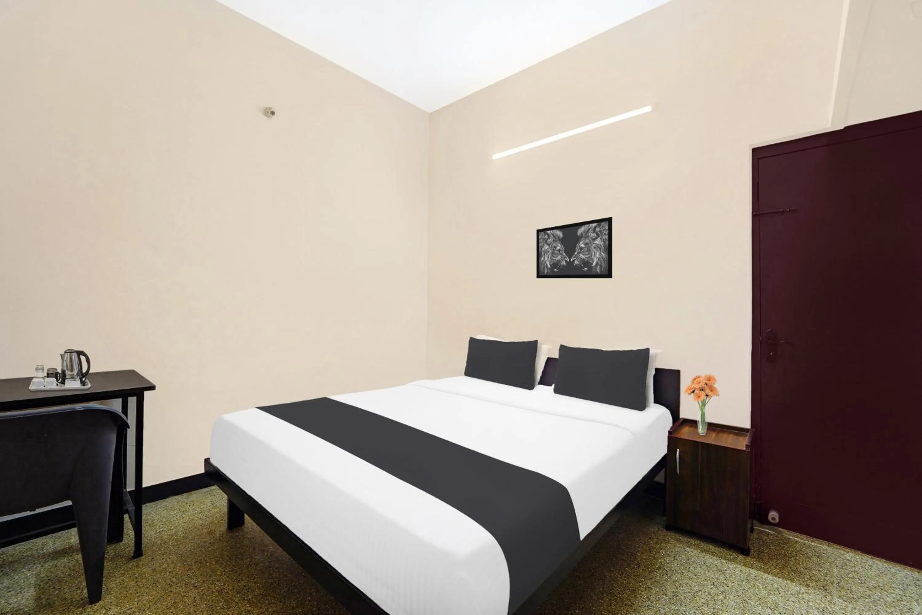 Bedroom, Bed in Super Hotel O Ganapathy Athipalayam Pirivu Road