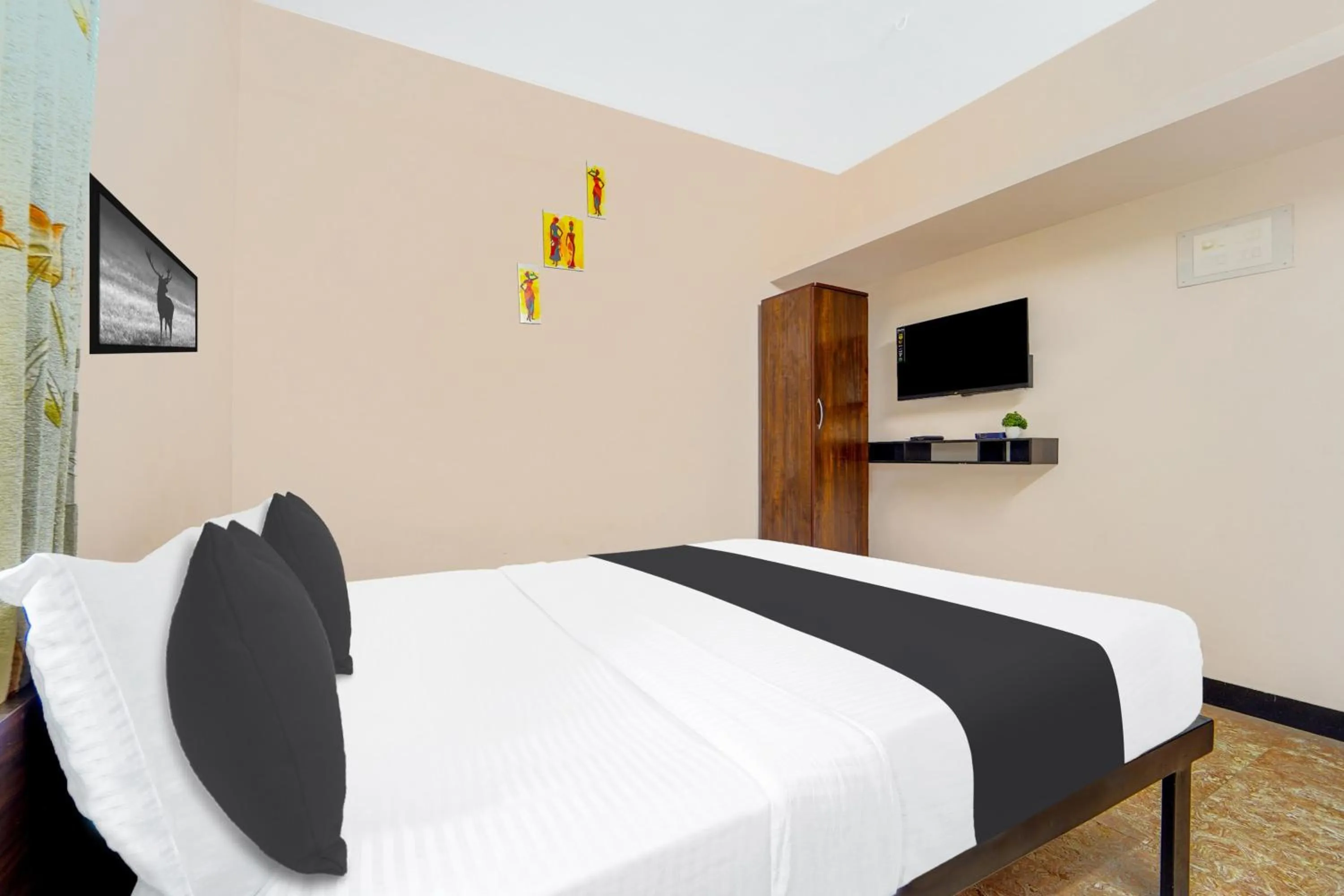Bedroom, Bed in Super Hotel O Ganapathy Athipalayam Pirivu Road