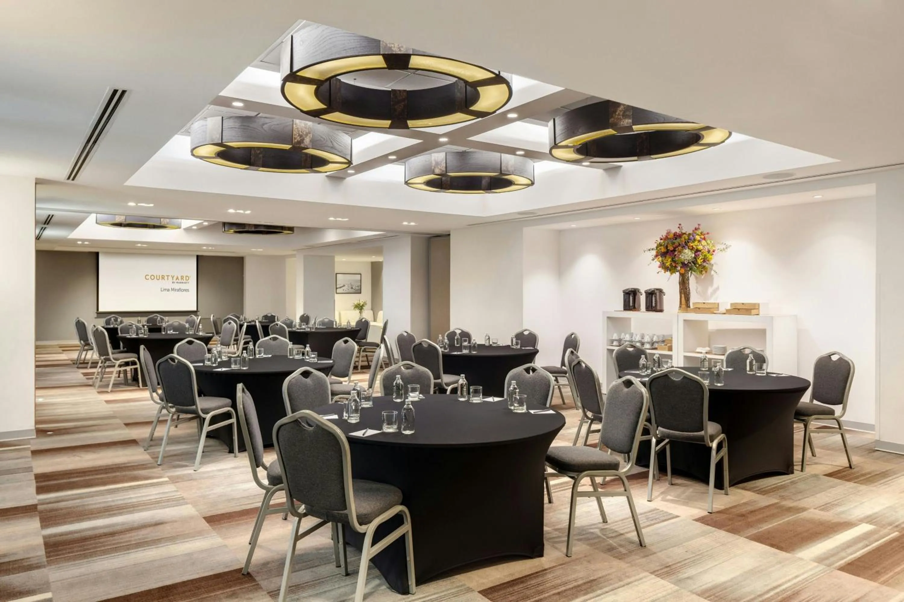 Meeting/conference room in Courtyard by Marriott Lima Miraflores