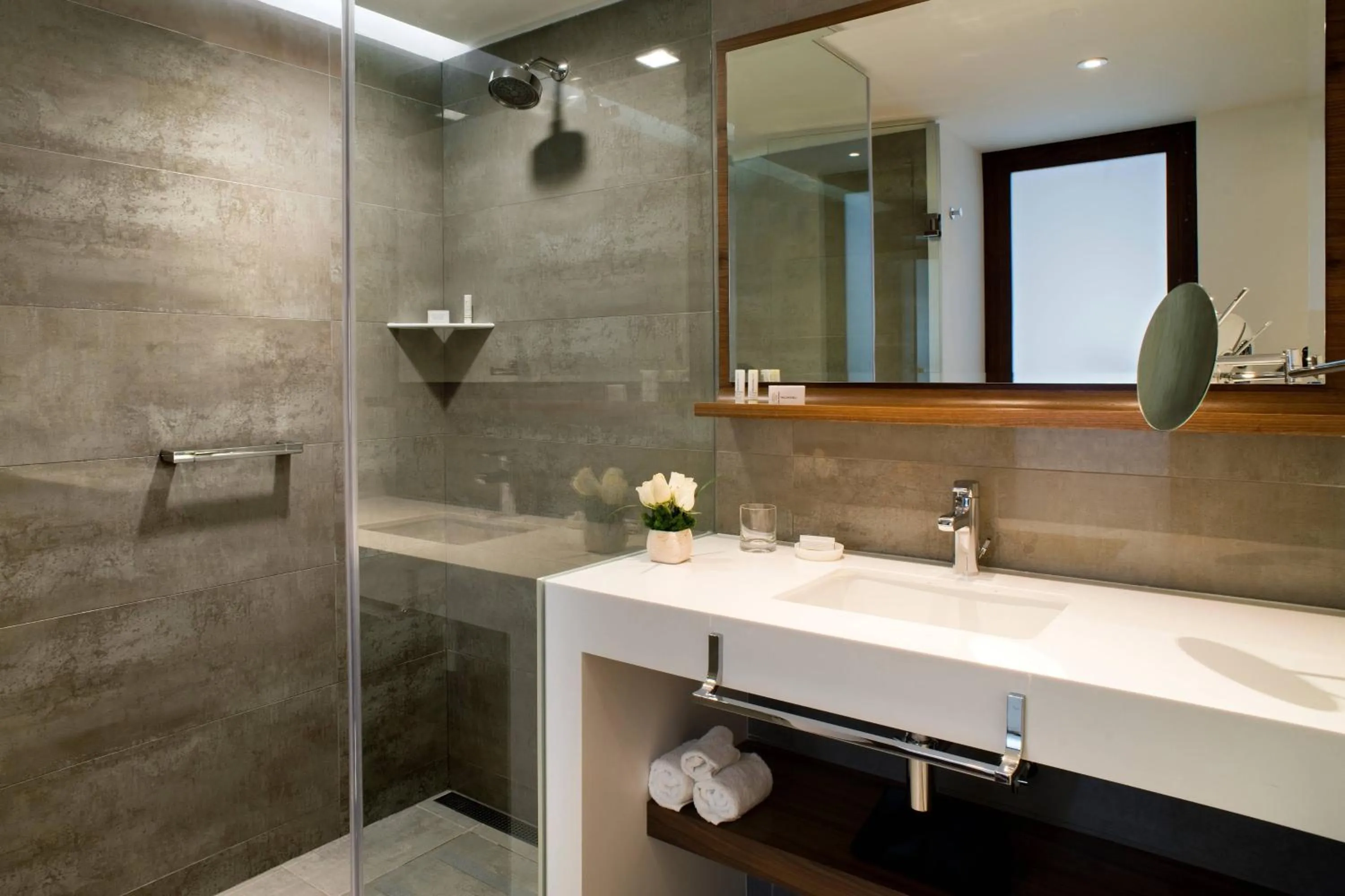 Bathroom in Courtyard by Marriott Lima Miraflores