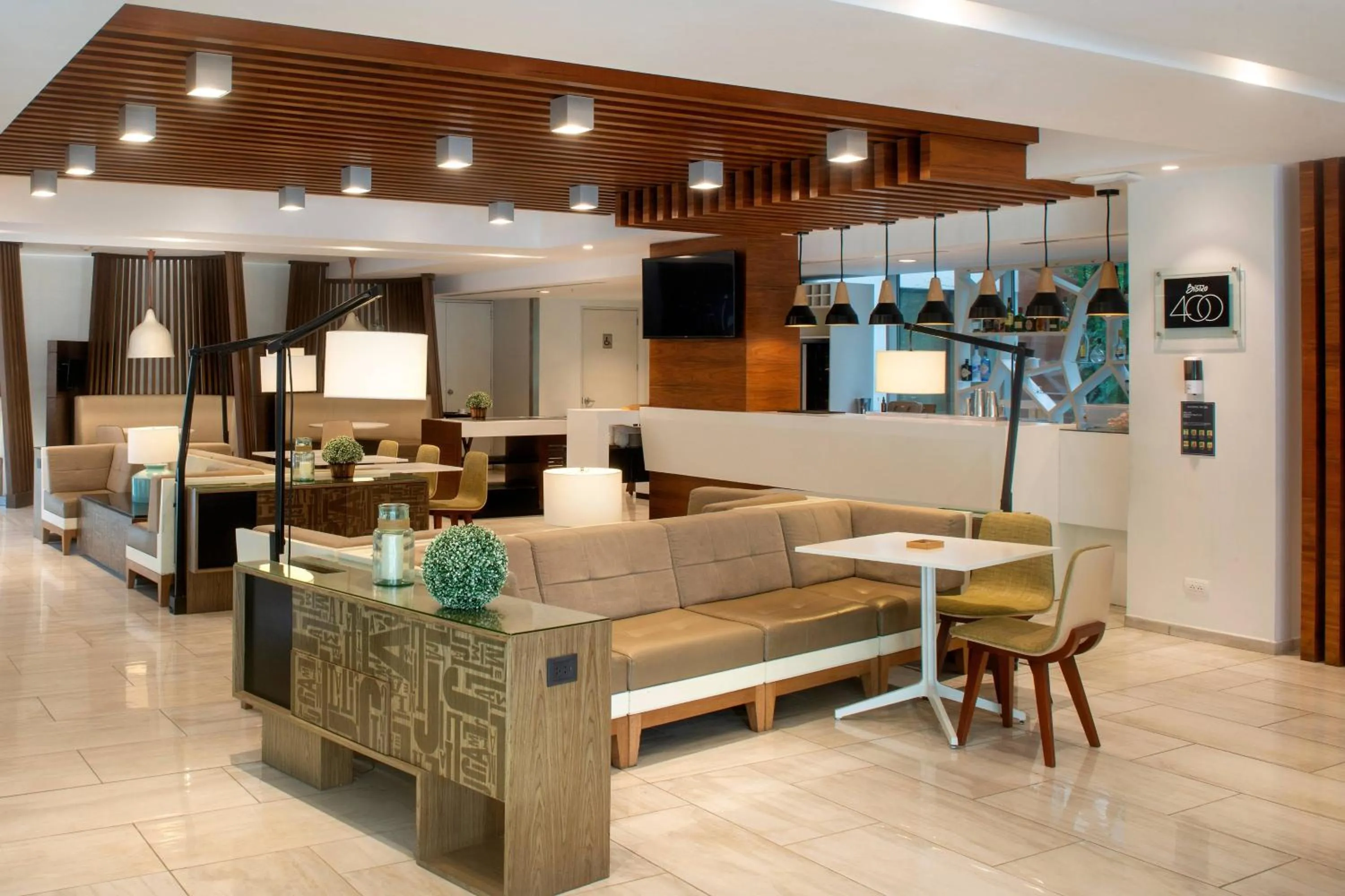 Restaurant/places to eat in Courtyard by Marriott Lima Miraflores