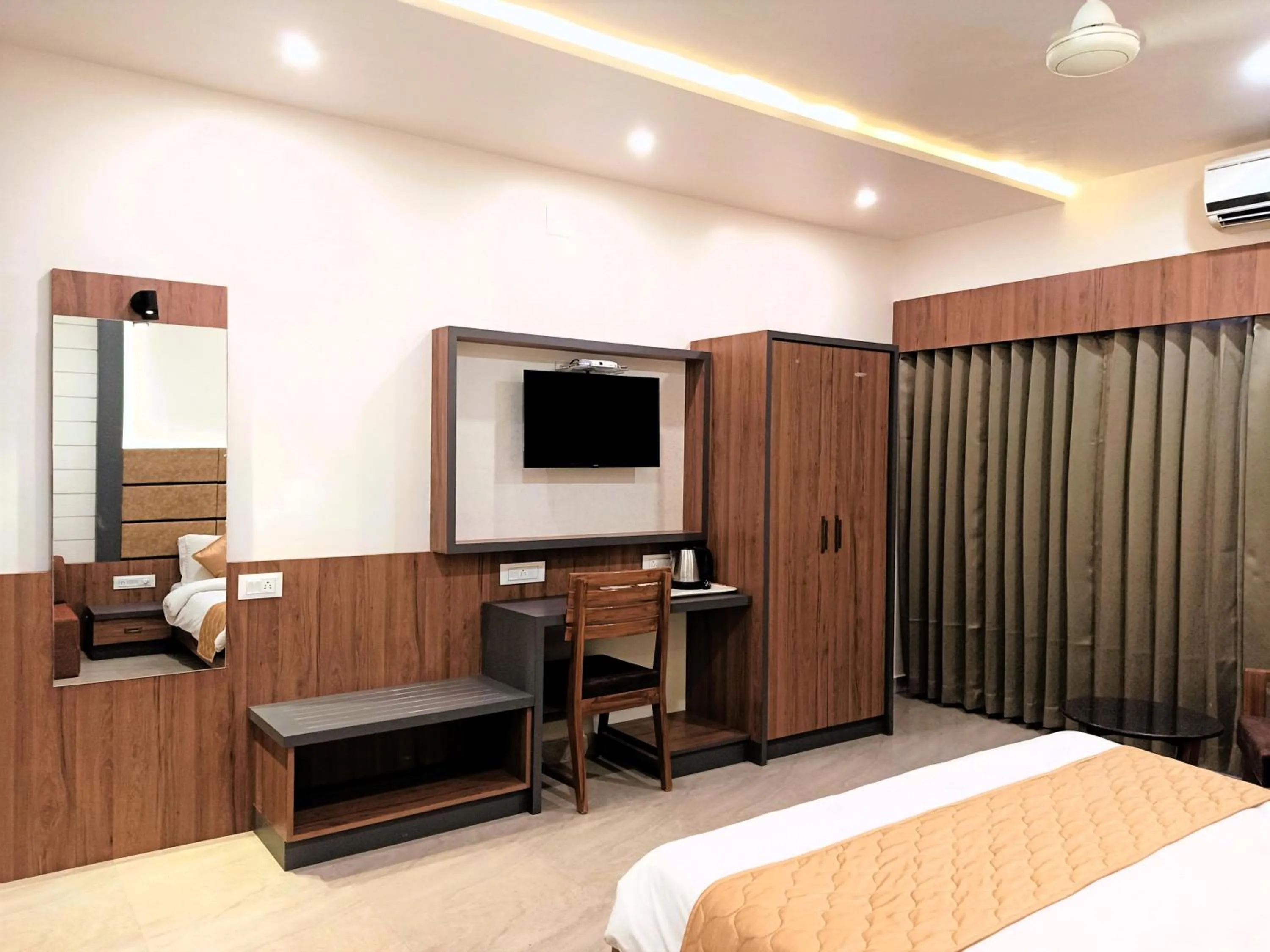 Bedroom, Bed in Anil Farms Gir Jungle Resort