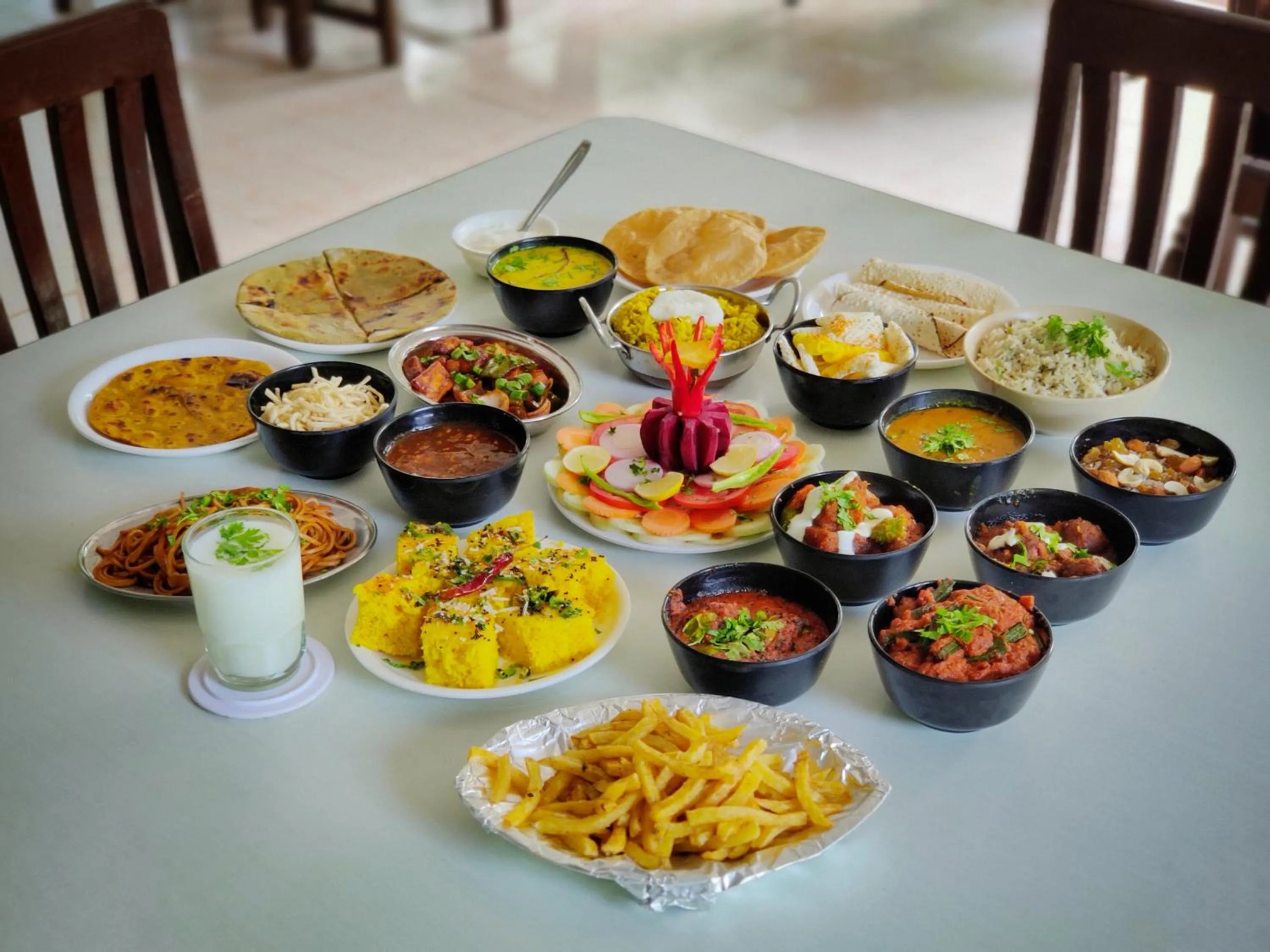 Food and drinks in Anil Farms Gir Jungle Resort