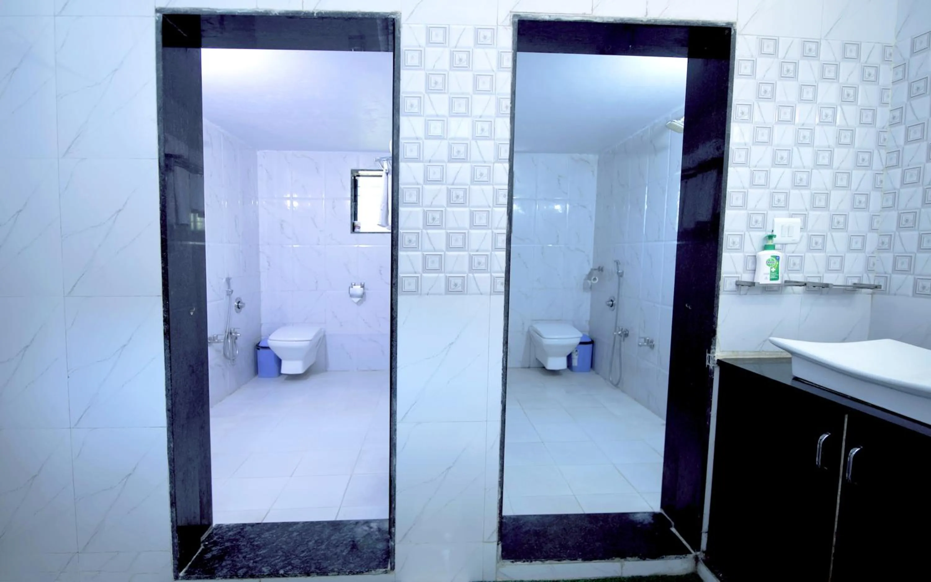 Bathroom in Anil Farms Gir Jungle Resort