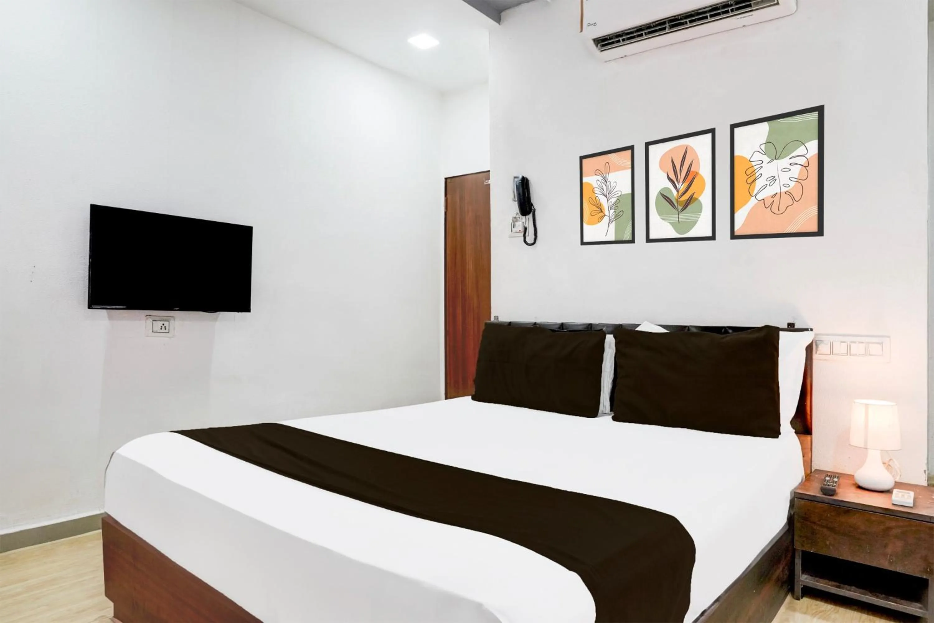 Bedroom, Bed in Hotel O VIP Road Formerly Hotel Lotus