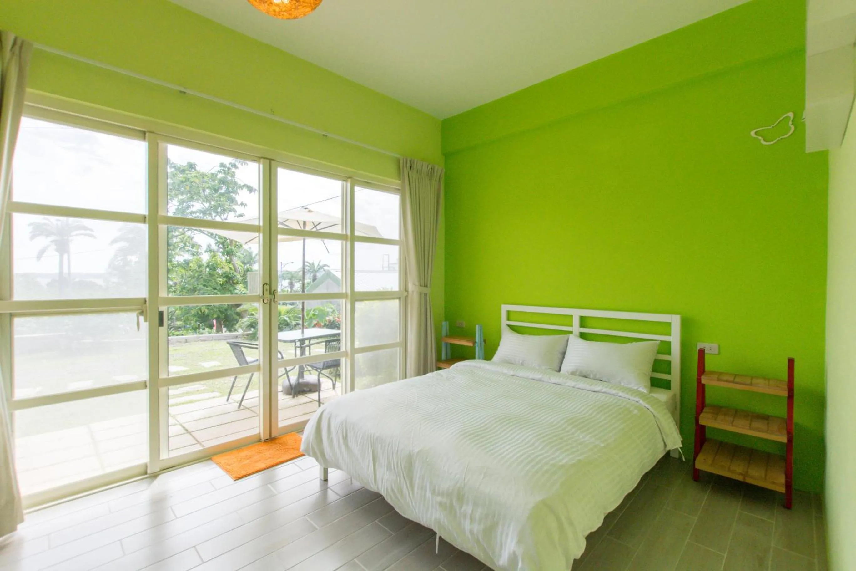 Summer Breeze Inn