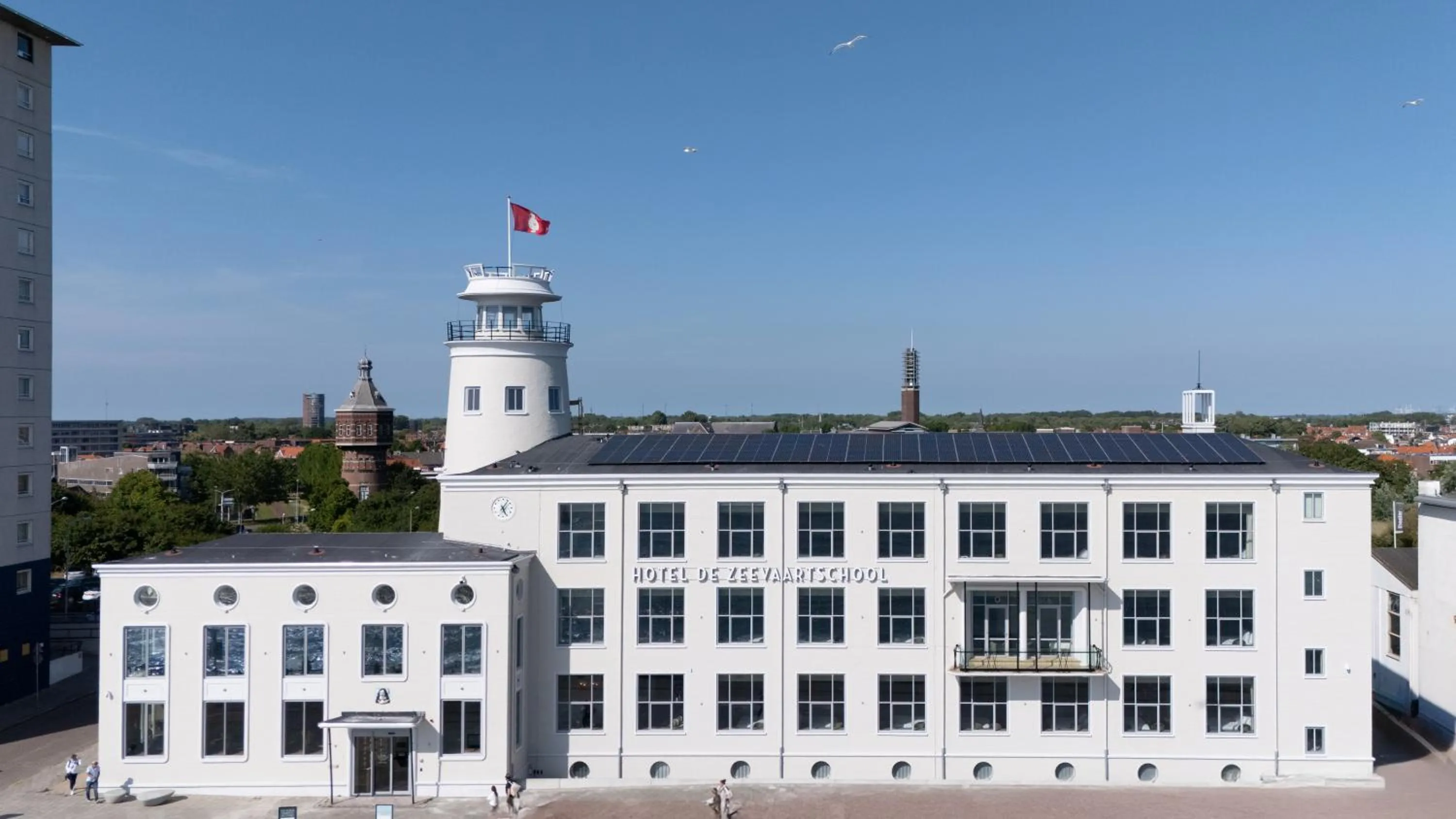 Property building in Hotel De Zeevaartschool