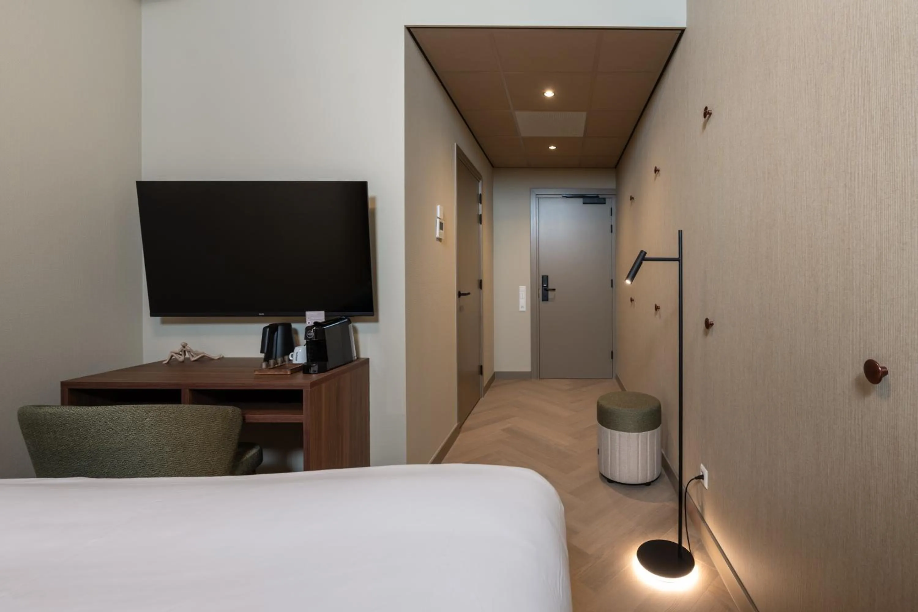 Coffee/tea facilities, Bed in Hotel De Zeevaartschool