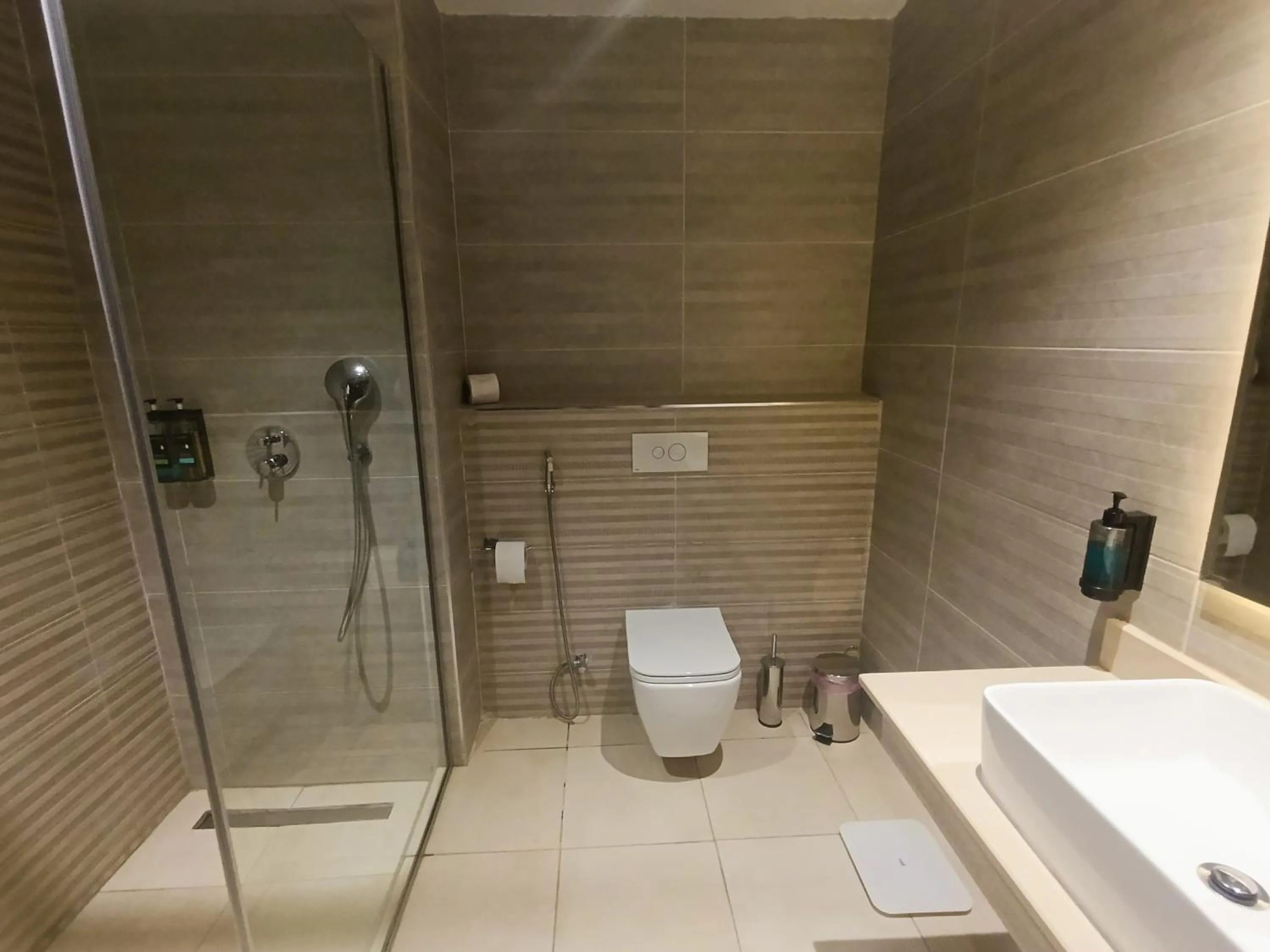 Lake Greenfield Hotel and Towers