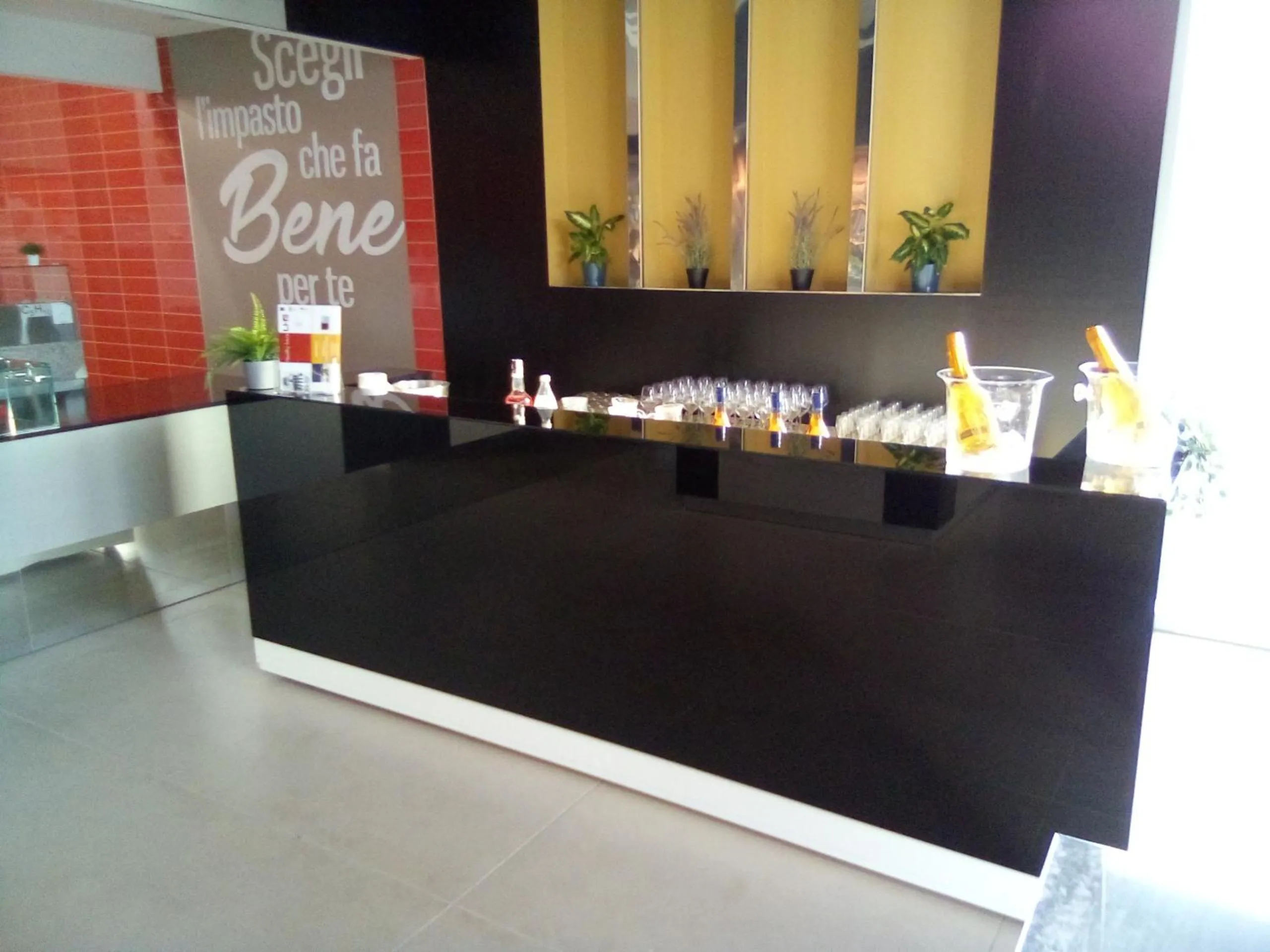 Restaurant/places to eat in LHI Healthy Hotel Lecce