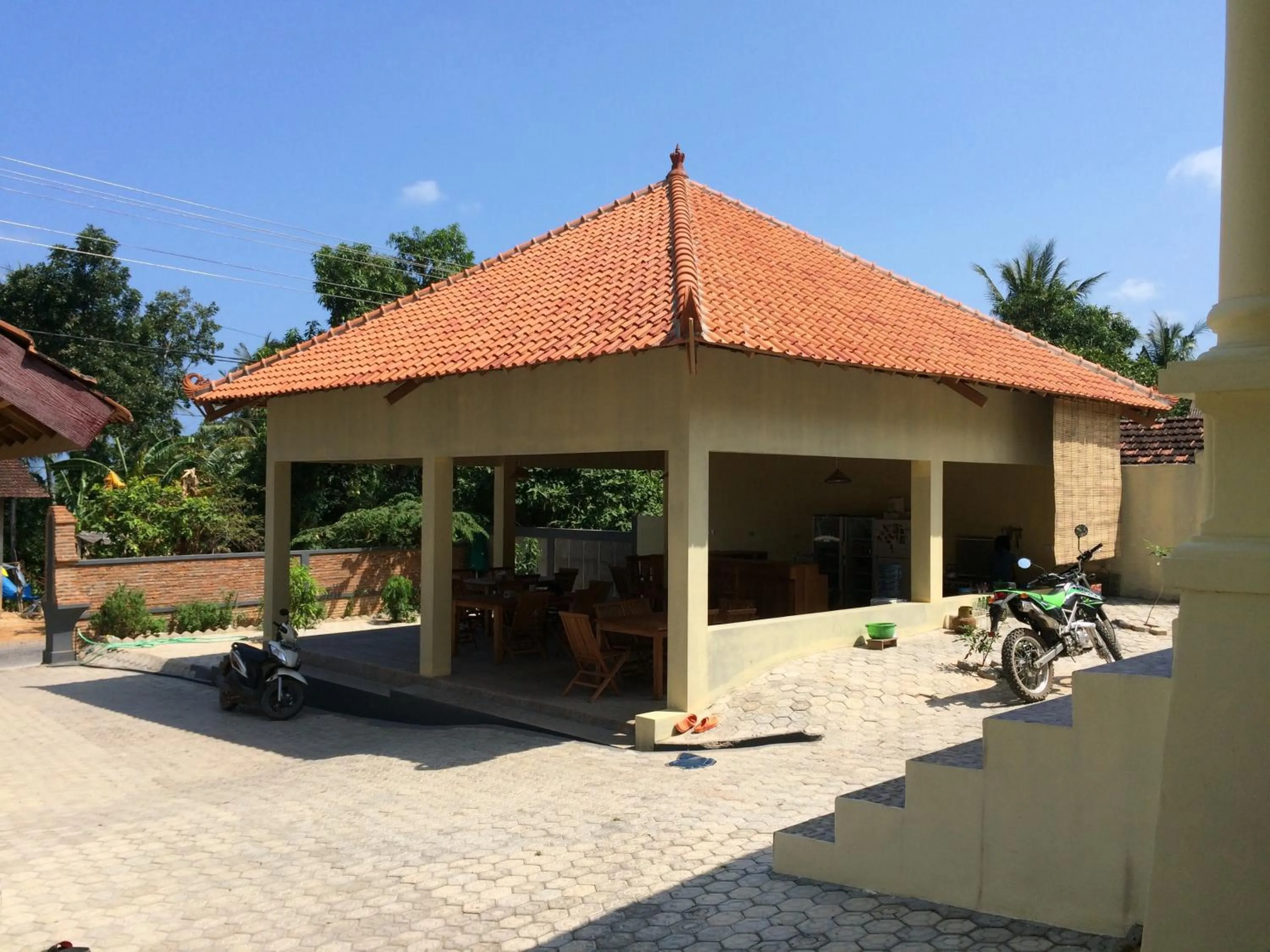 Facade/entrance in Karimunjannah House