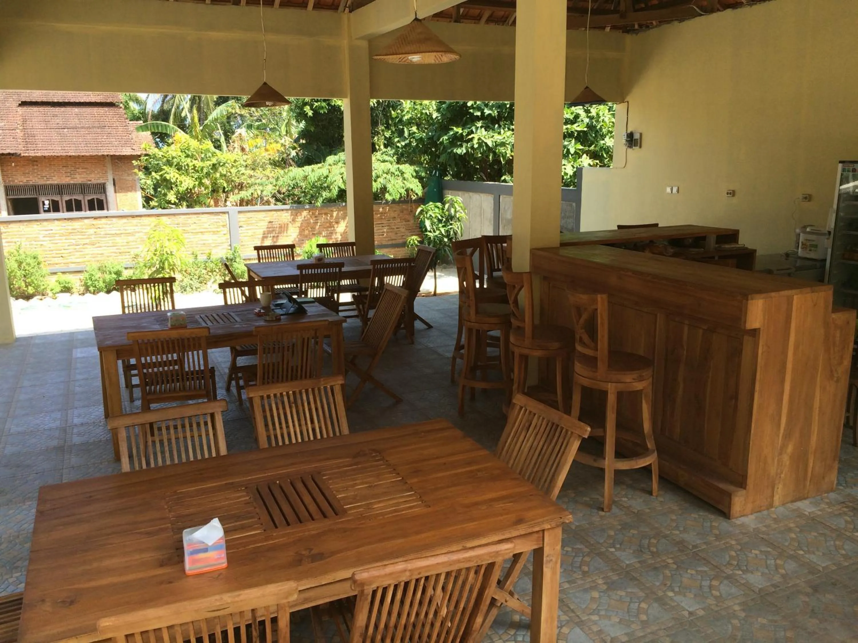 Restaurant/places to eat in Karimunjannah House