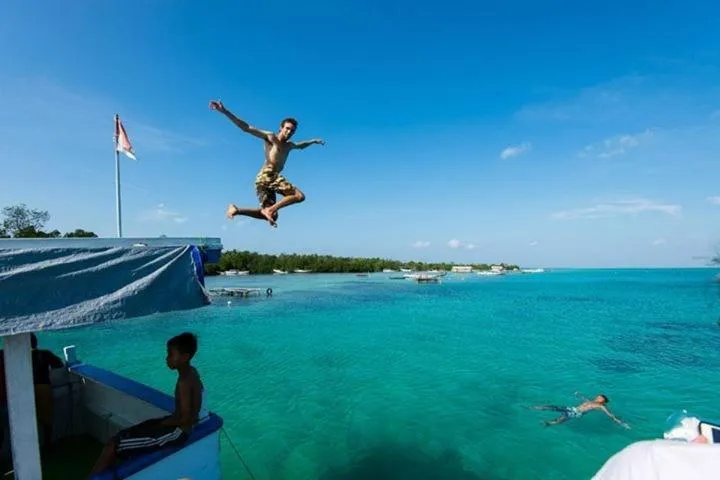 Snorkeling in Karimunjannah House
