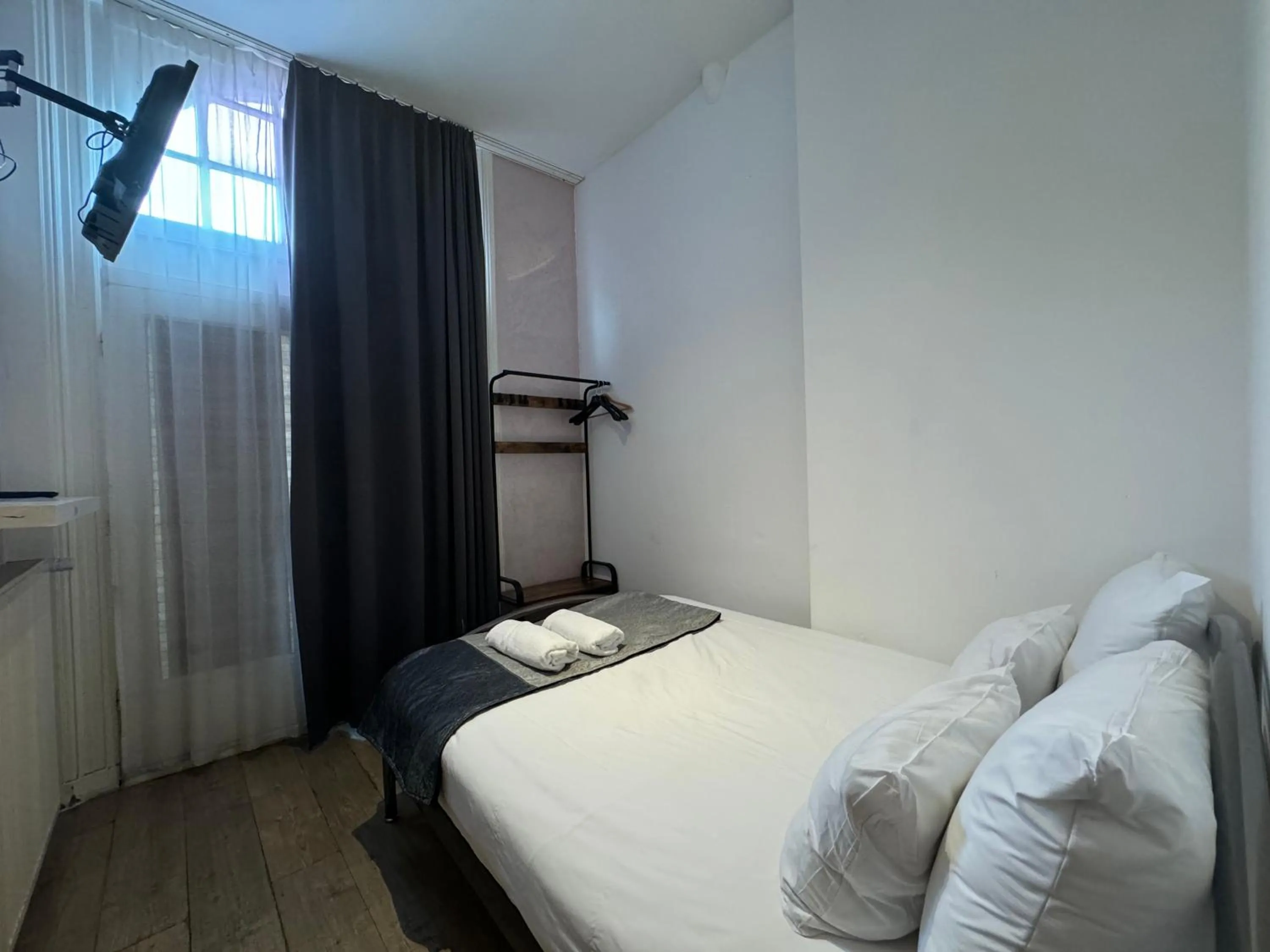 Bedroom, Bed in Hotel La Belle Vue