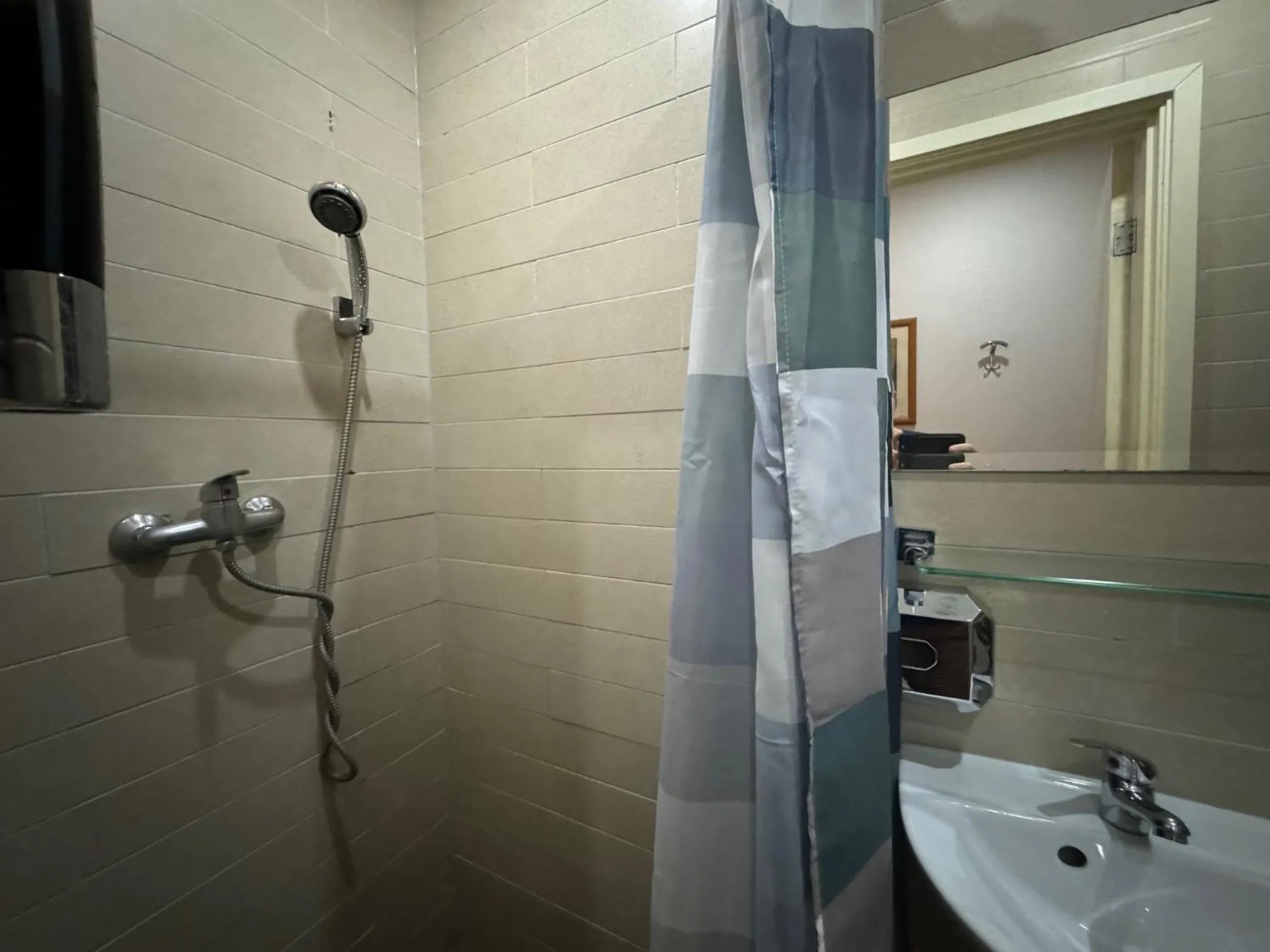 Shower in Hotel La Belle Vue