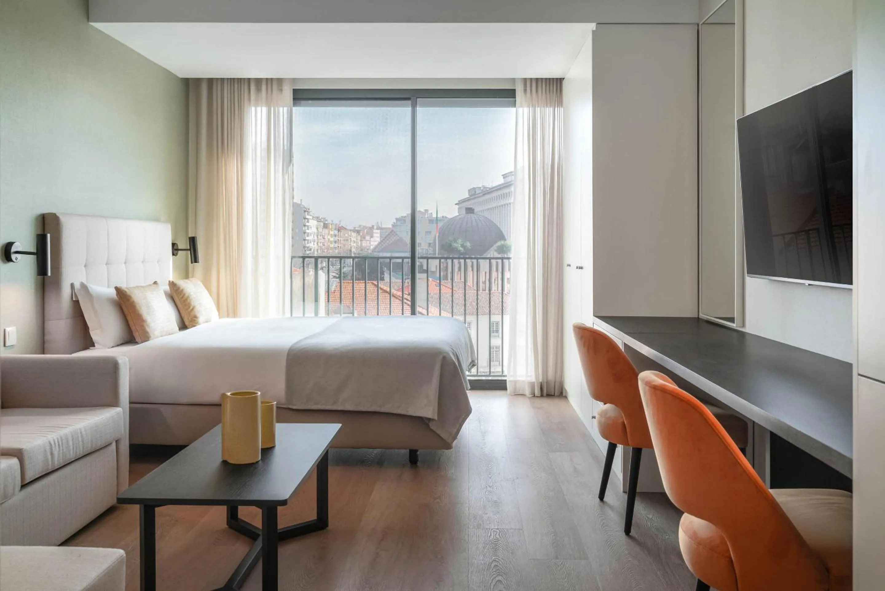 Bed in Limehome Lisbon Defensores de Chaves