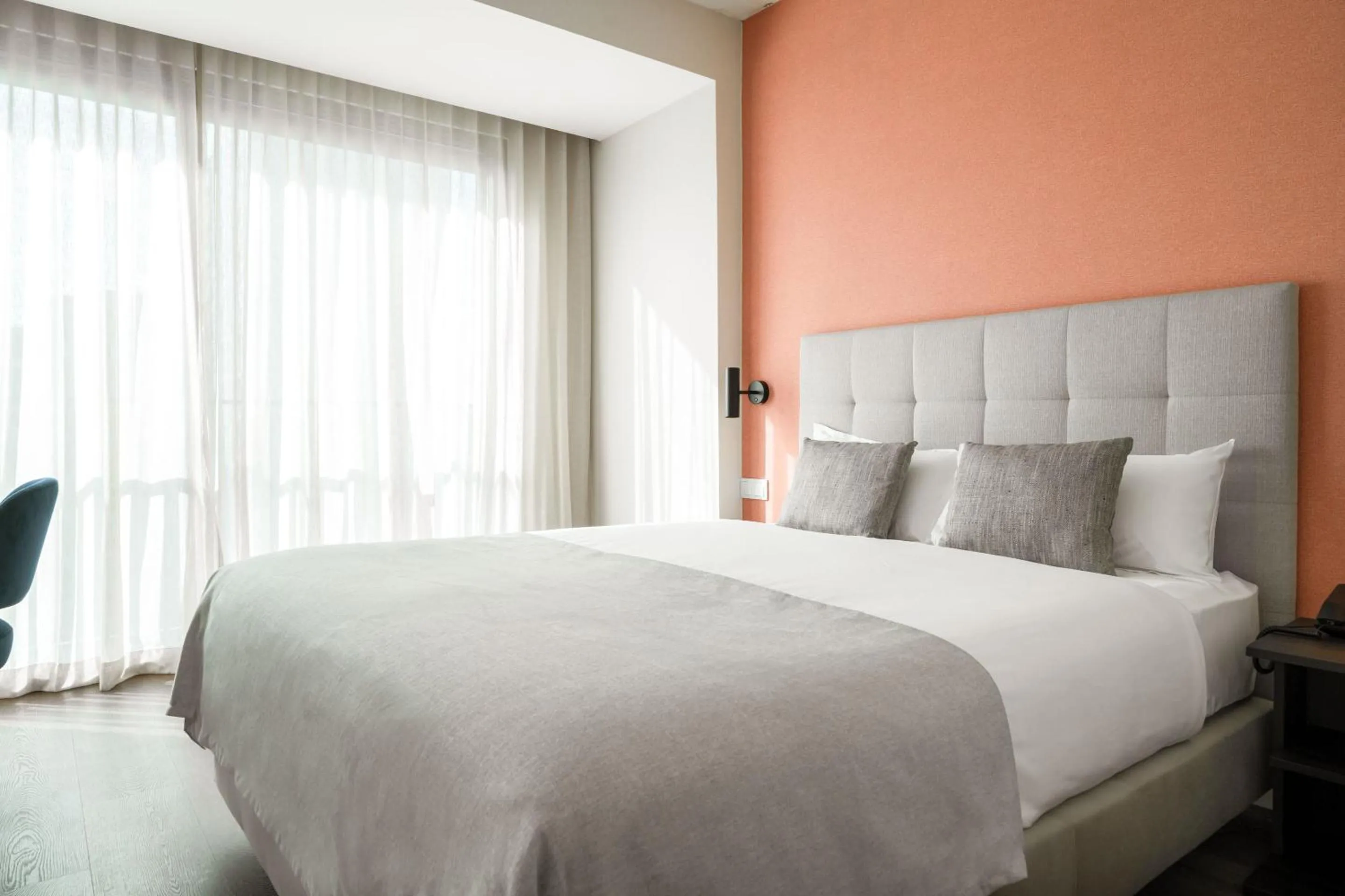 Bed in Limehome Lisbon Defensores de Chaves