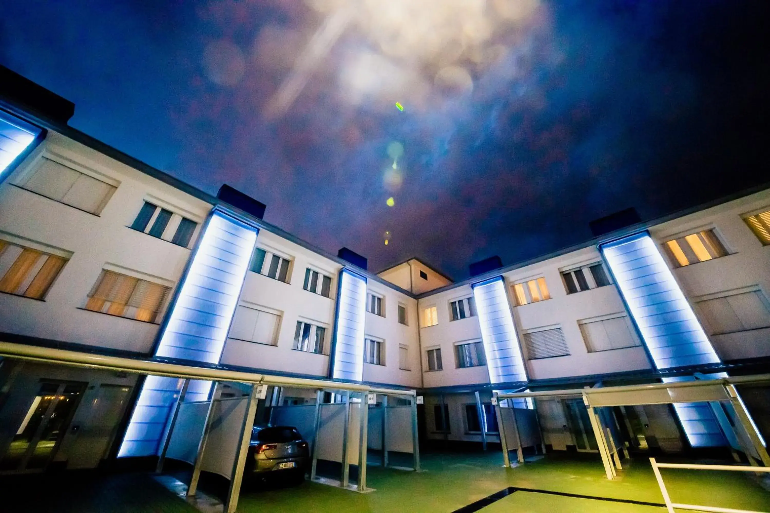 Inner courtyard view in Diamante MHotel Inner courtyard view in Diamante MHotel