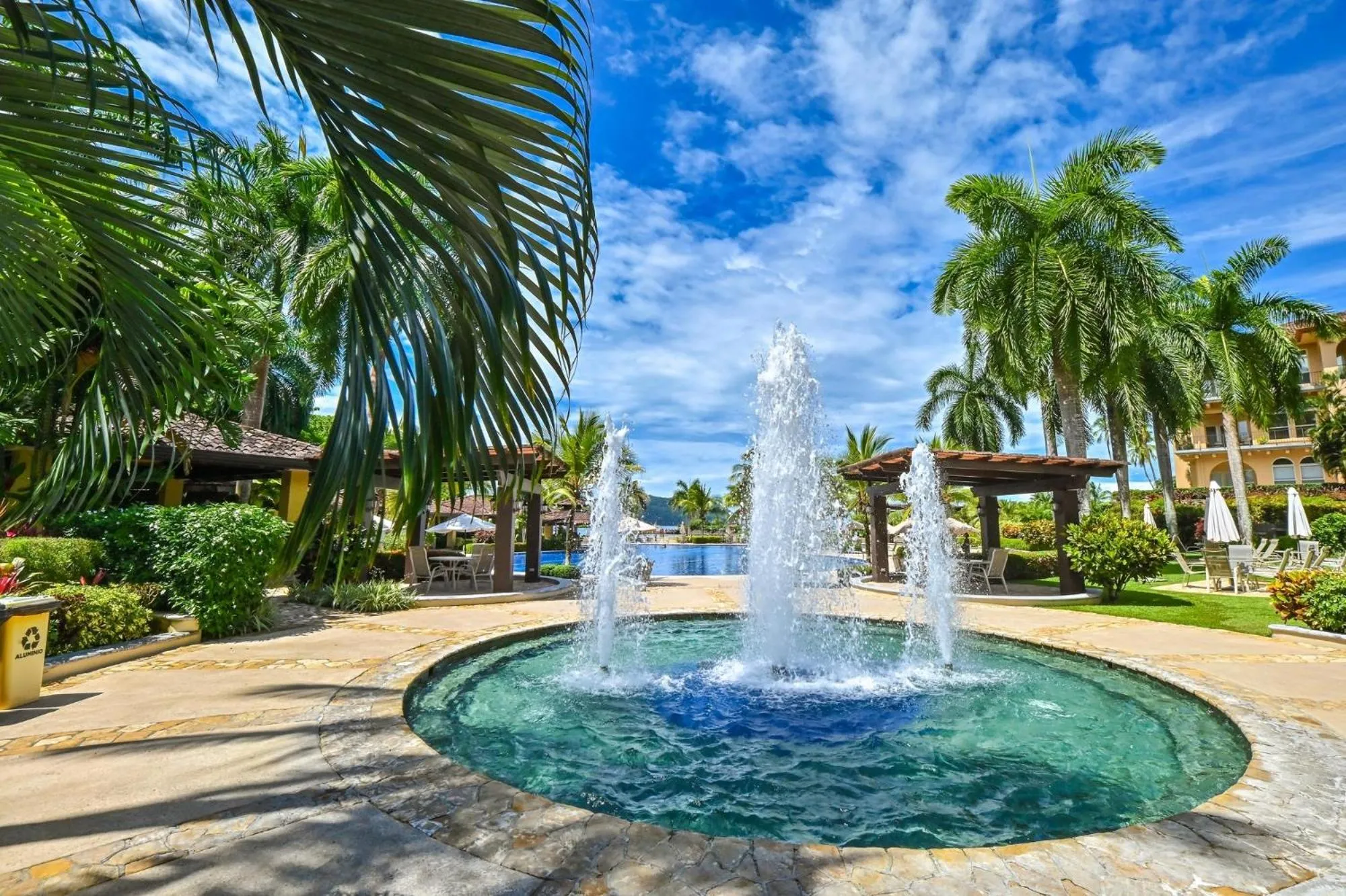 CR Luxury Del Mar 5H 2 Bdrm