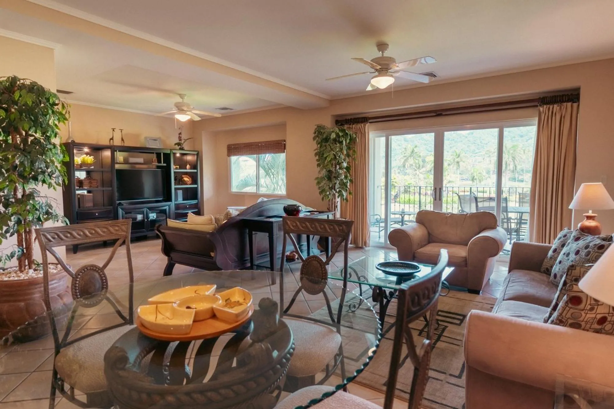 CR Luxury Del Mar 5H 2 Bdrm