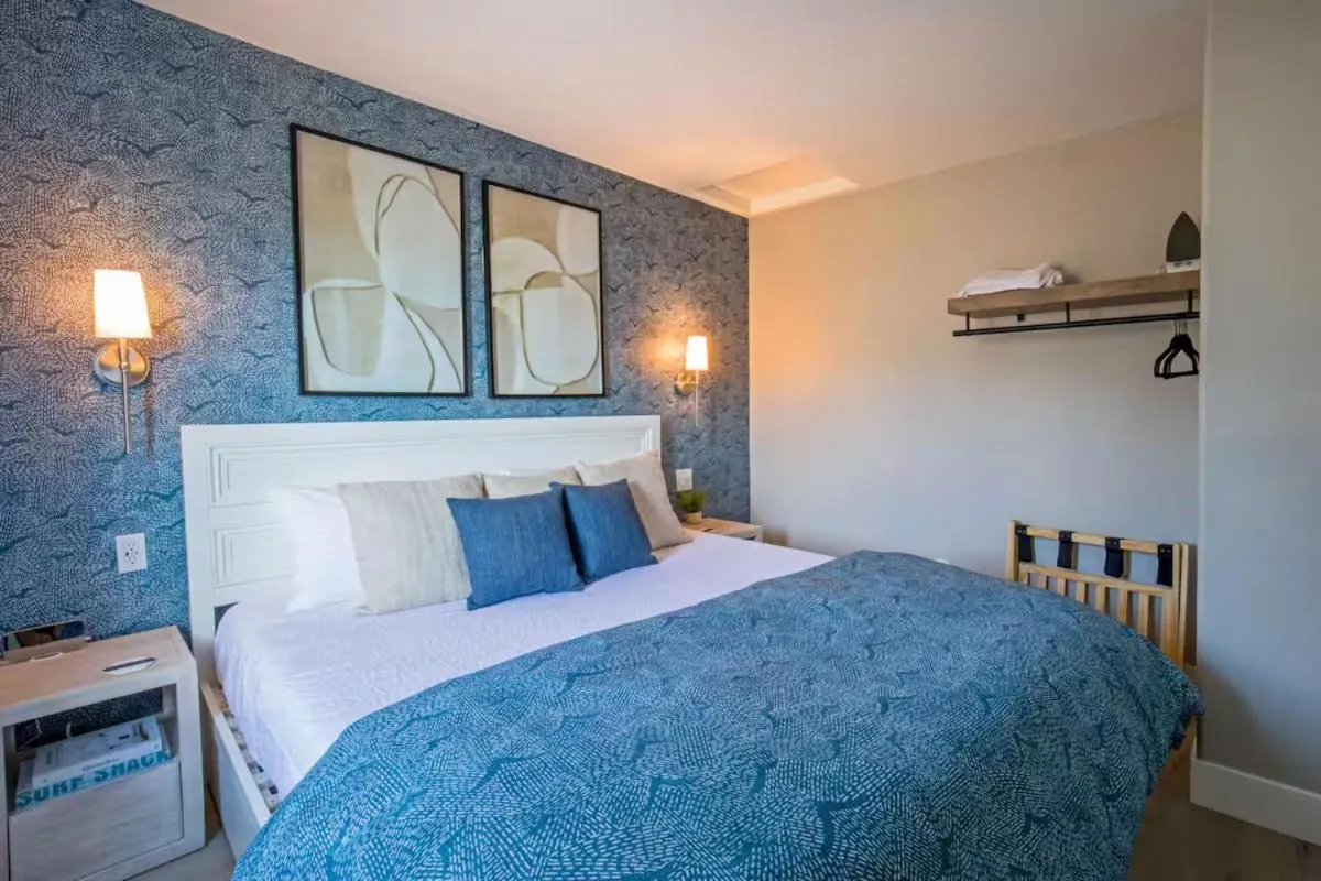 Bed in Black Sands Inn