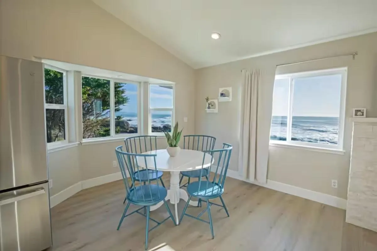Black Sands Inn