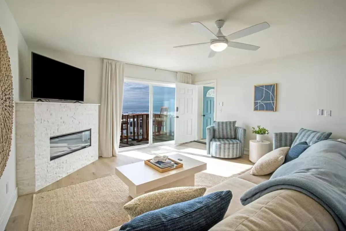 Black Sands Inn