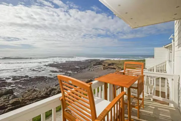 Black Sands Inn