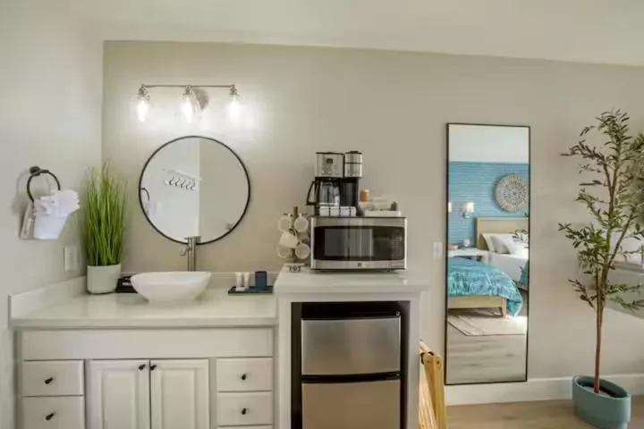 Bed in Black Sands Inn