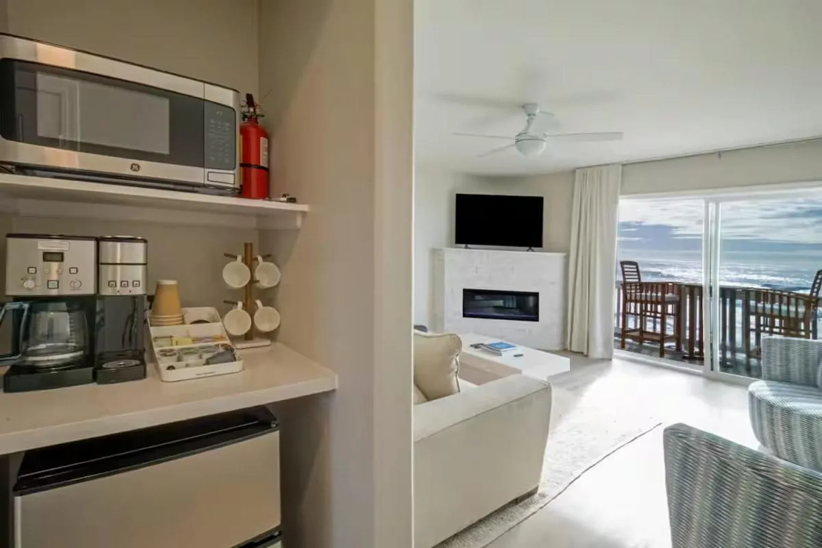 Black Sands Inn
