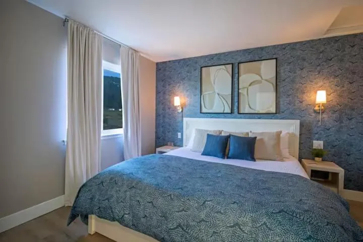 Bed in Black Sands Inn