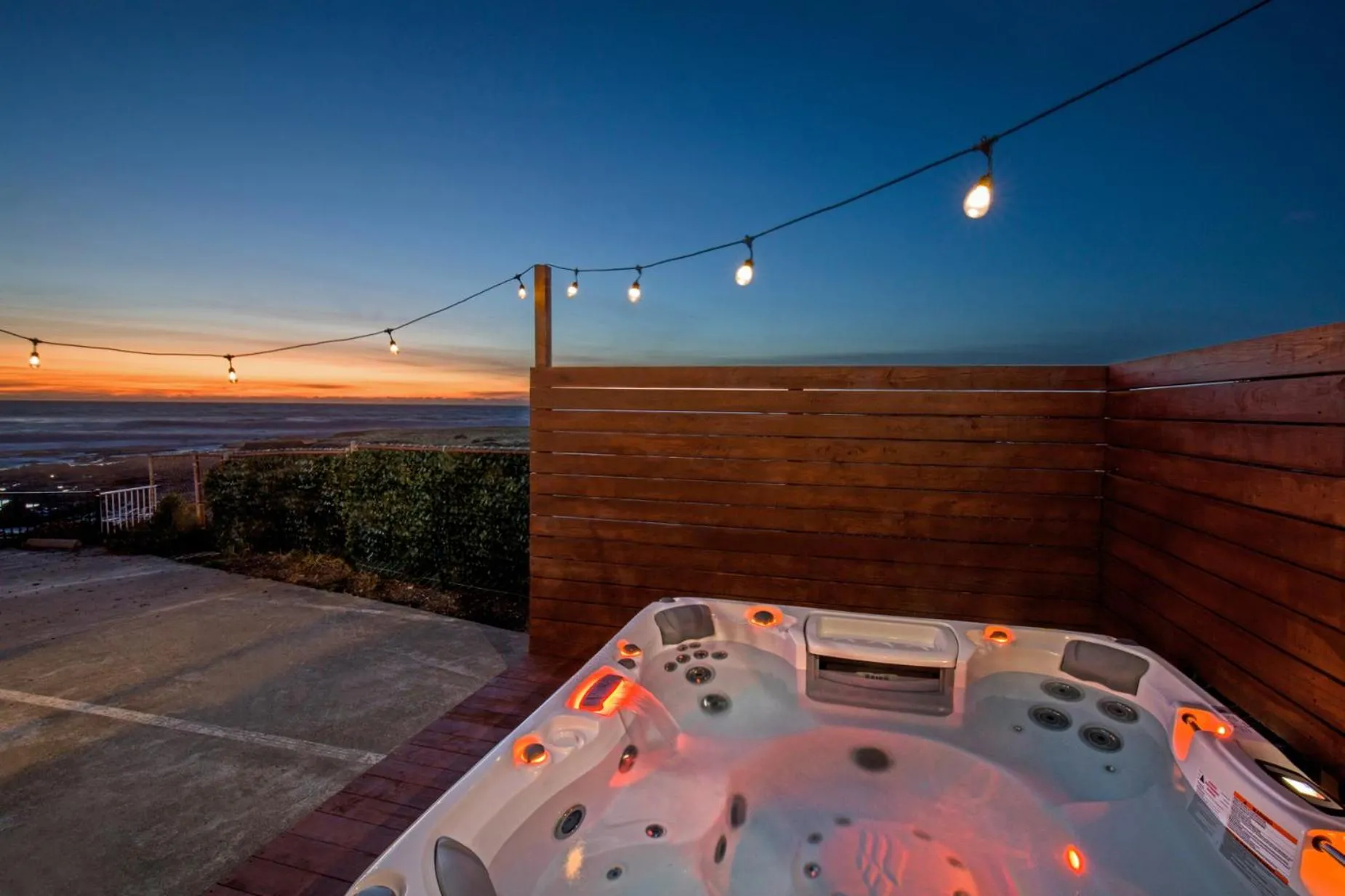 Hot Tub in Black Sands Inn