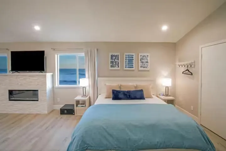 Bed in Black Sands Inn