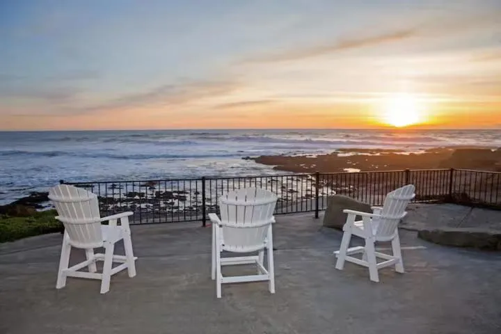 Black Sands Inn