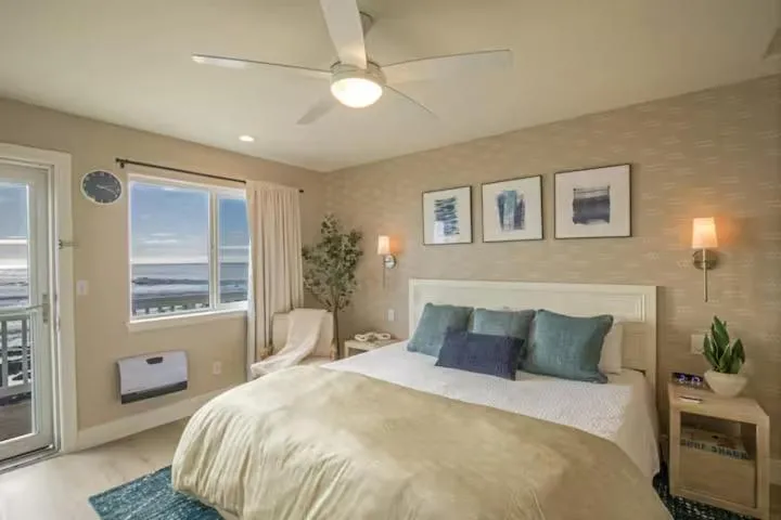 Bed in Black Sands Inn