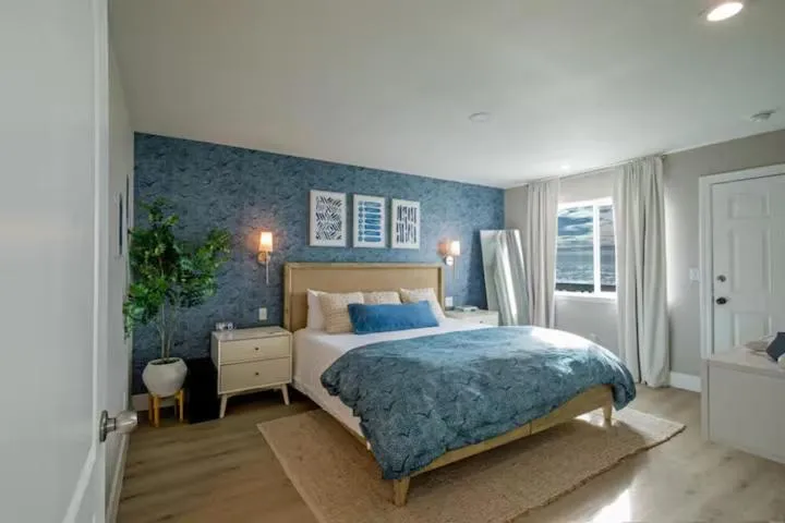 Bed in Black Sands Inn