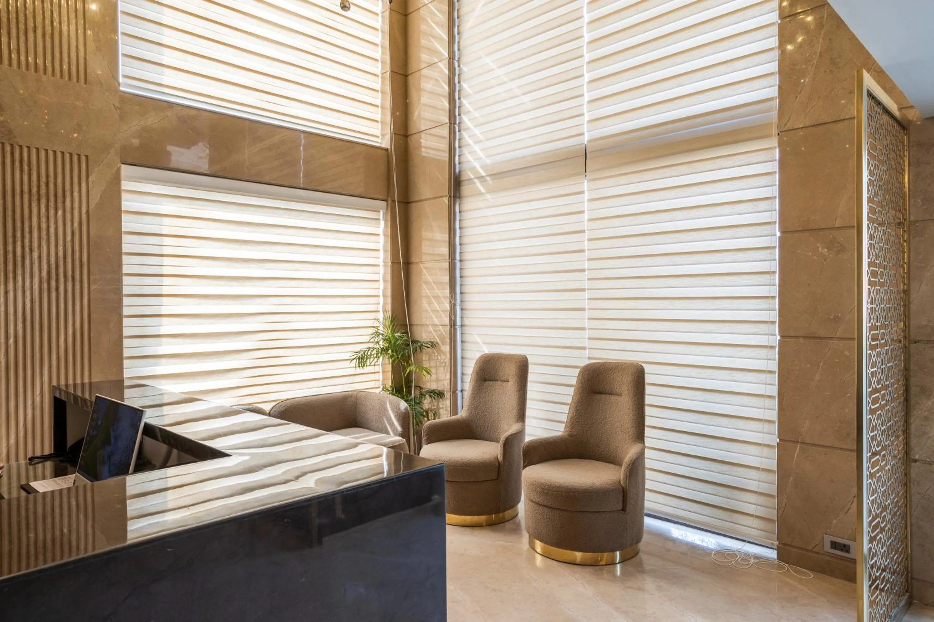 Seating area in Hotel Golden Aura