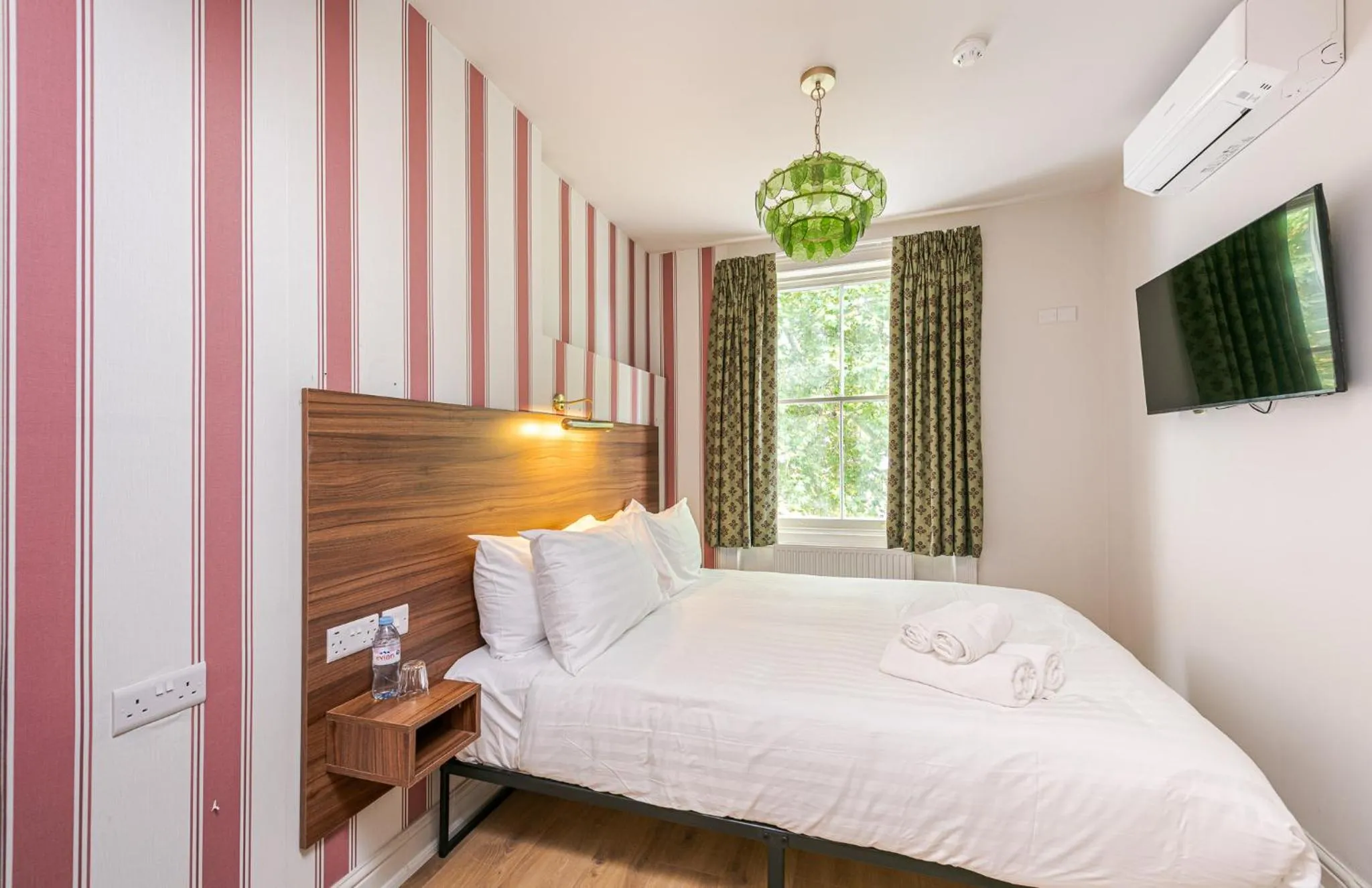 Bed in The Norfolk, Paddington