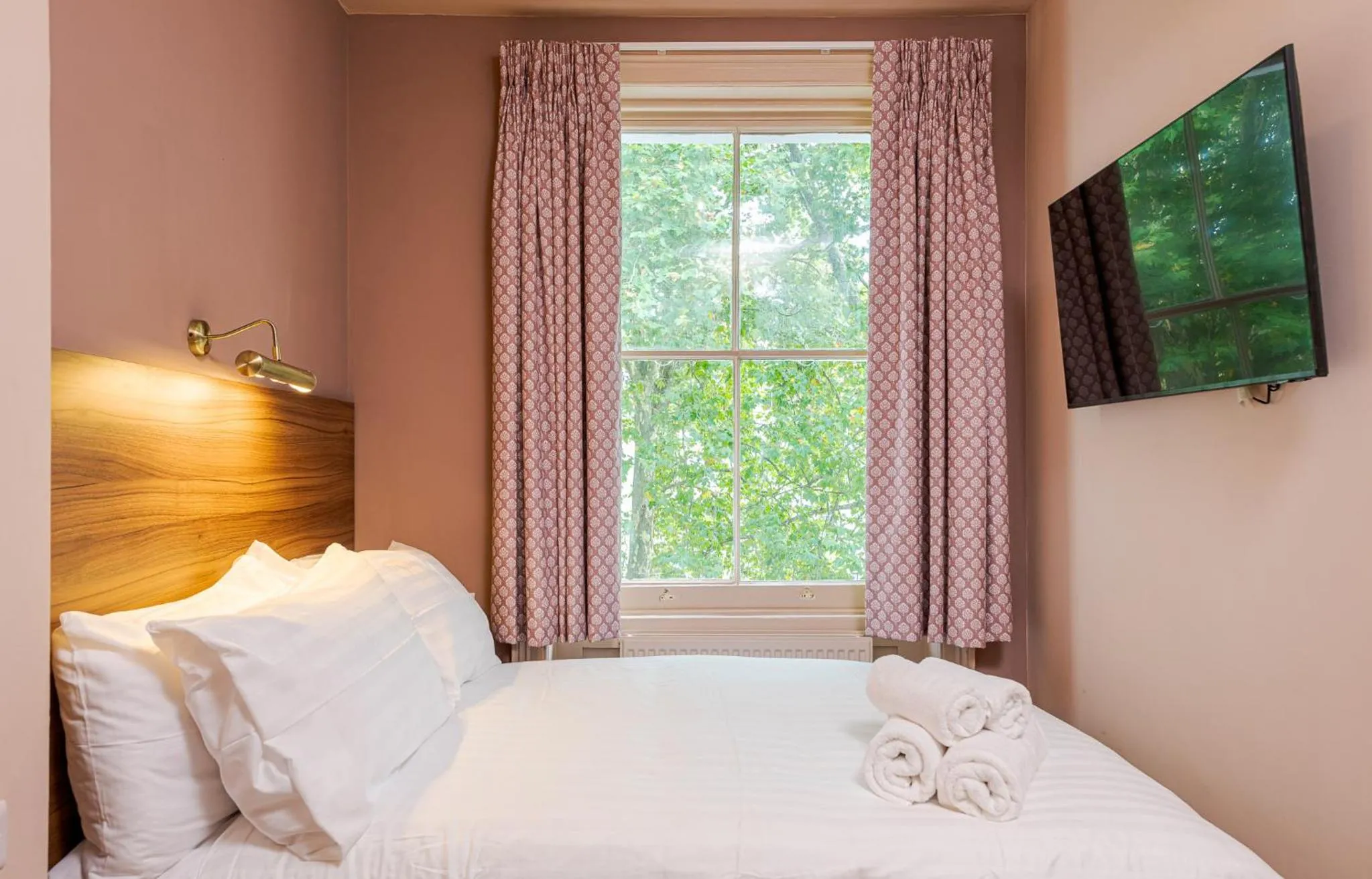 Bed in The Norfolk, Paddington